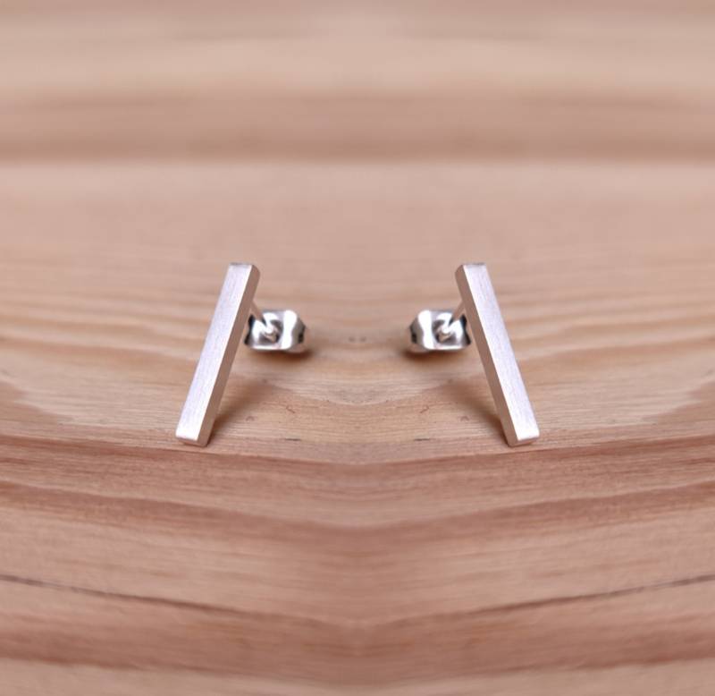 Bar Stud Earrings, Medium 2 - Minimalist Jewelry, Simple Gold Trendsetter Statement Gift von 0y1Barcelona