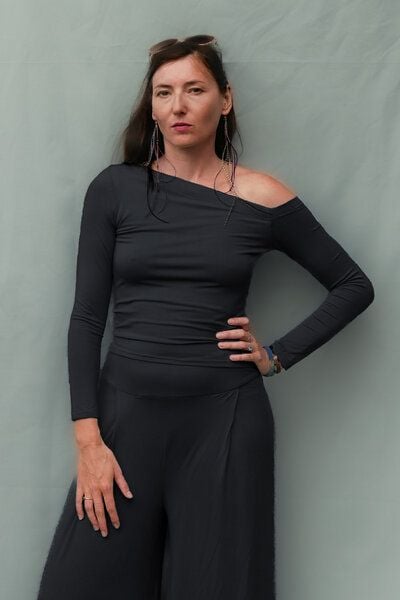 10 BODIES Asymmetrical Longsleeve aus Ecovero Premium Viscose 10 BODIES Asymmetrical Longsleeve aus Ecovero Premium Viscose von 10 BODIES