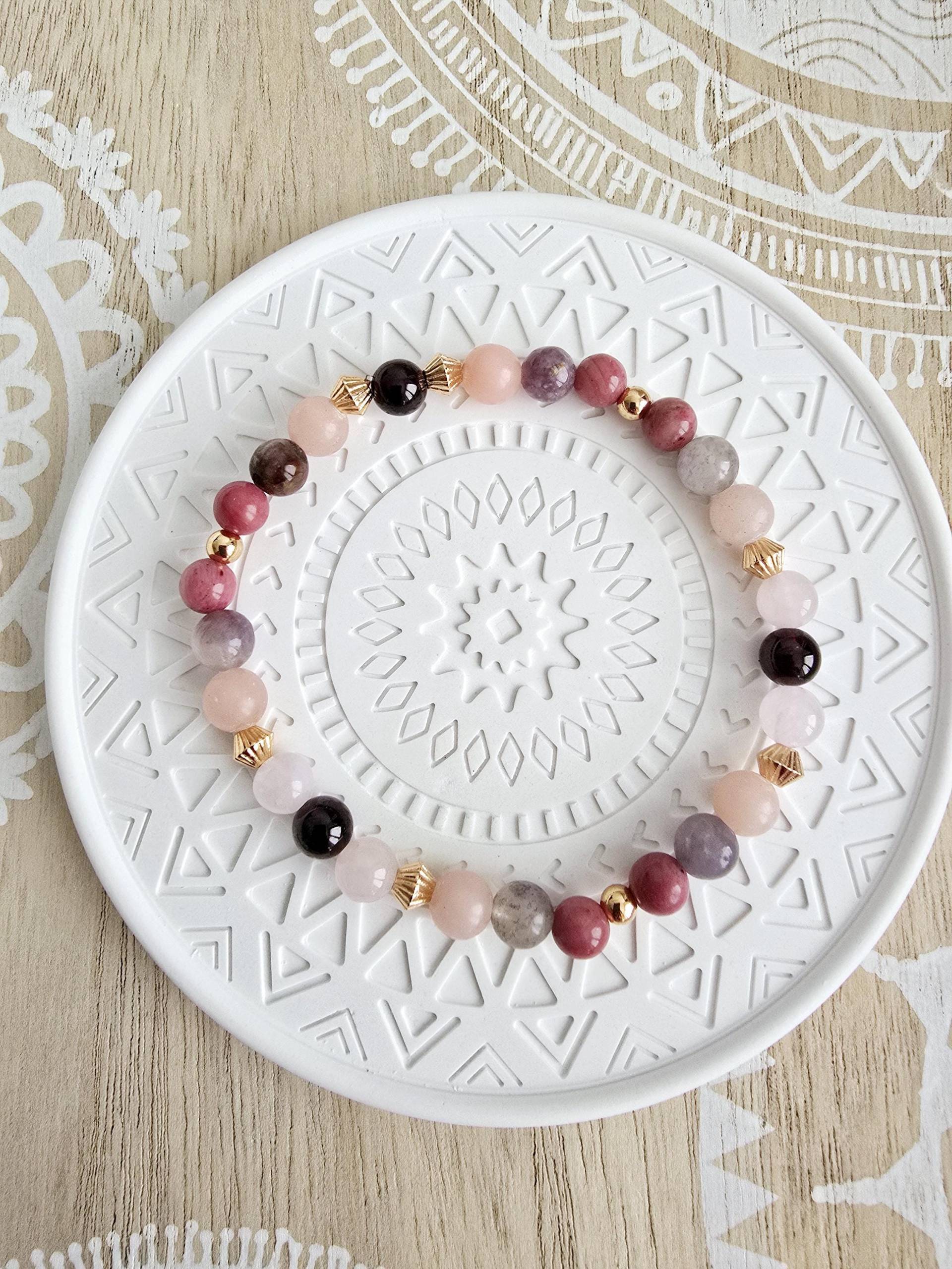 Armband „Selbstliebe" Mit Rosenquarz, Rhodonit, Rosa Andenopal, Turmalin Und Granat Armband „Selbstliebe" Mit Rosenquarz, Rhodonit, Rosa Andenopal, Turmalin Und Granat von 1000Gluecksmomente