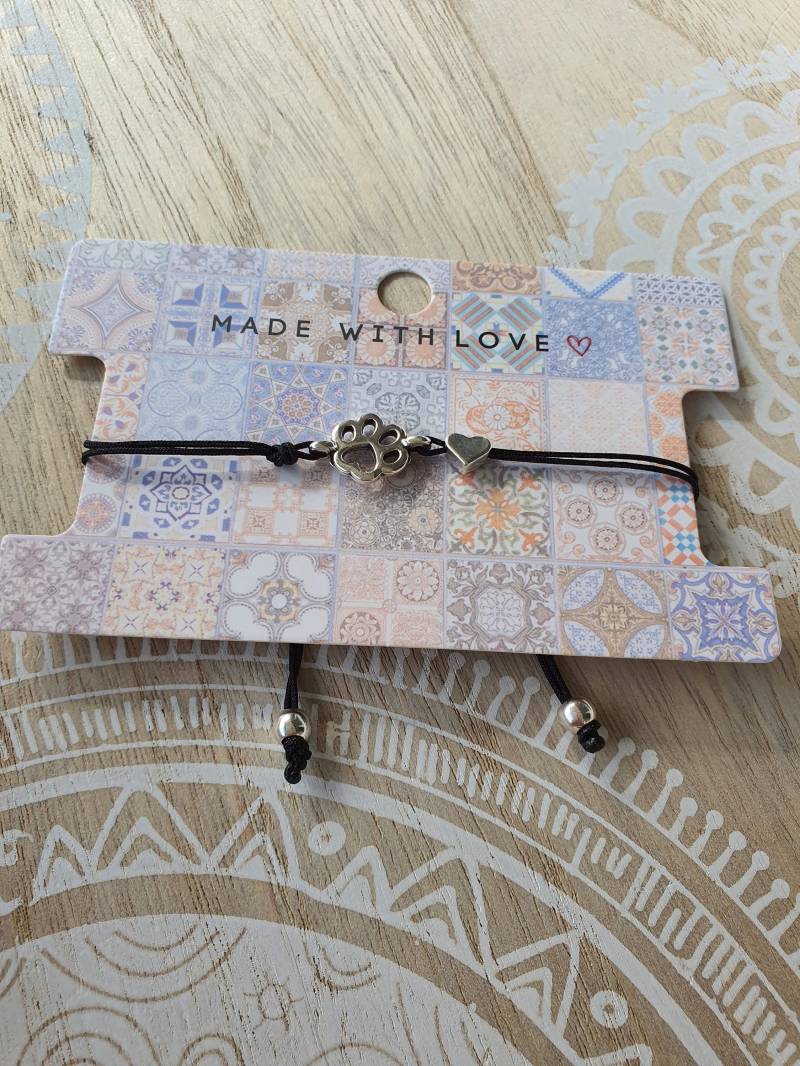Armband Buchstabe Silber Pfote Und Herz Band Makramee Filigran Haustier Tier Hund Katze Armband Buchstabe Silber Pfote Und Herz Band Makramee Filigran Haustier Tier Hund Katze von 1000Gluecksmomente