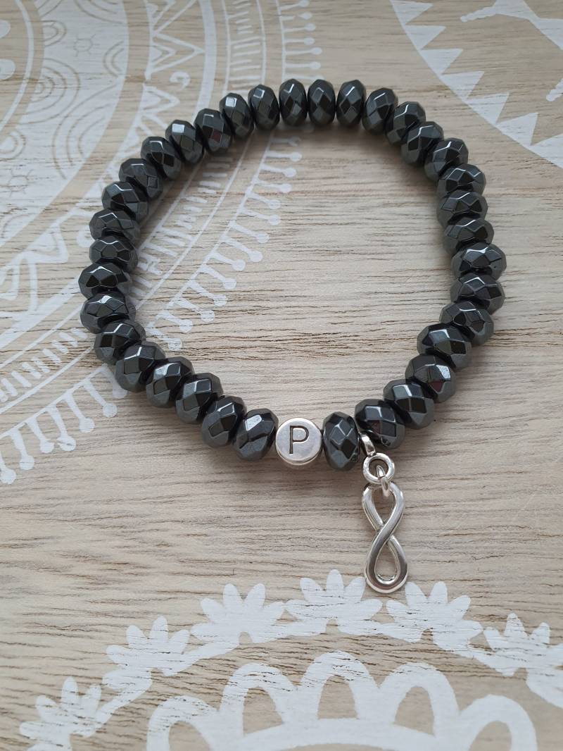 Armband Infinity Mit Hämatit Perlen Buchstaben Intitialen Unendlich Unendlickeit Perlenarmband Armband Infinity Mit Hämatit Perlen Buchstaben Intitialen Unendlich Unendlickeit Perlenarmband von 1000Gluecksmomente