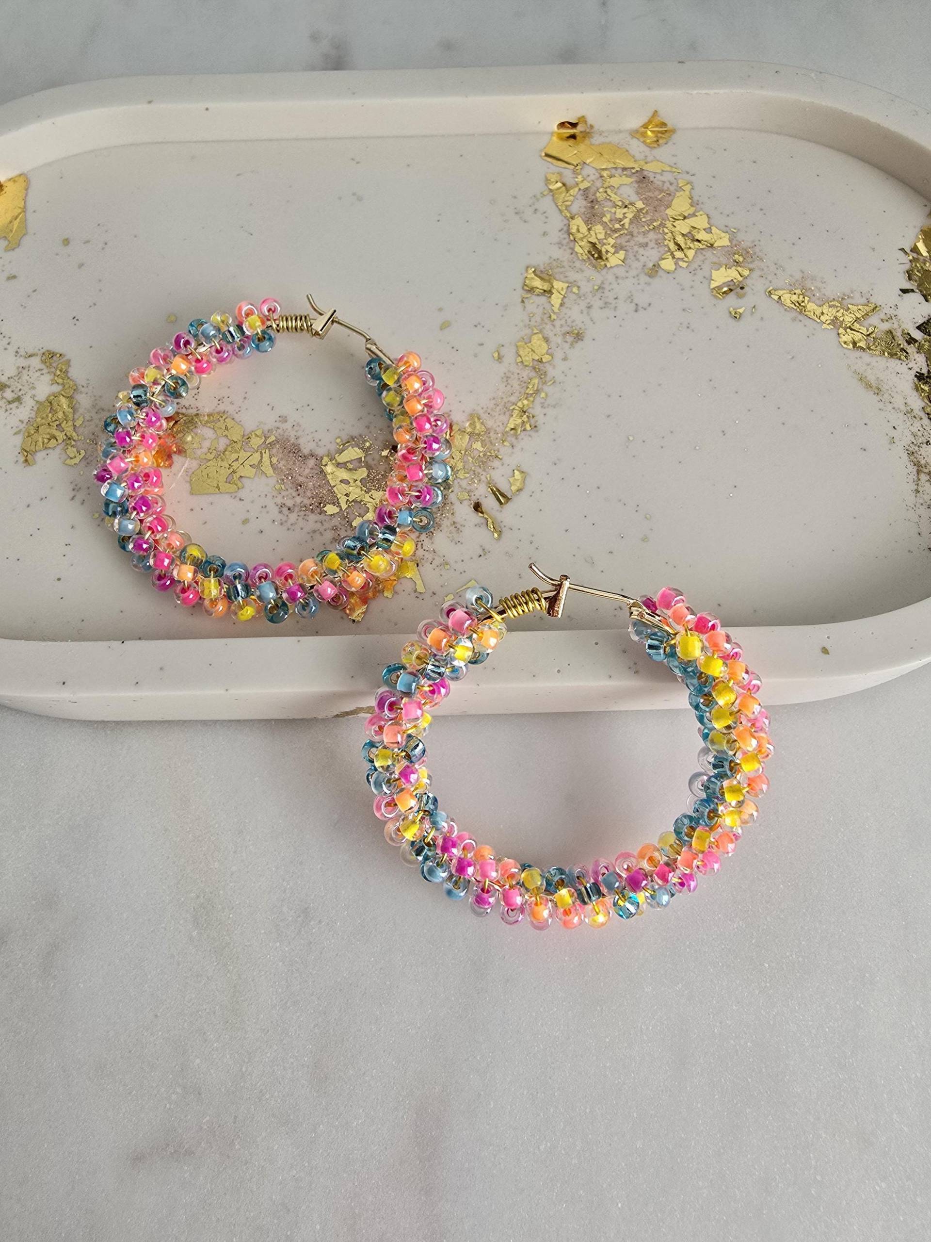 Creolen Mit Perlen Bunt Pink Ibiza Party Creolen Mit Perlen Bunt Pink Ibiza Party von 1000Gluecksmomente