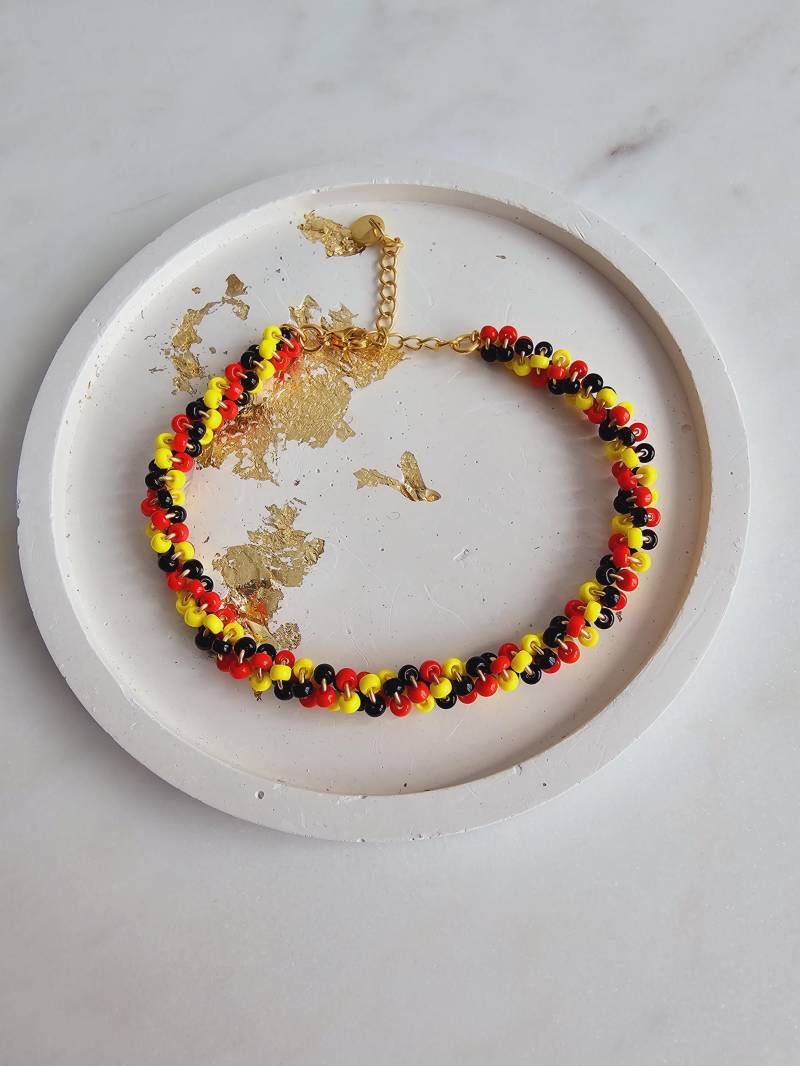 Deutschland Armband in Schwarz, Rot, Gold, Wm Em Olympia 2024 Fanartikel Deutschlandflagge Must Have Deutschland Armband in Schwarz, Rot, Gold, Wm Em Olympia 2024 Fanartikel Deutschlandflagge Must Have von 1000Gluecksmomente