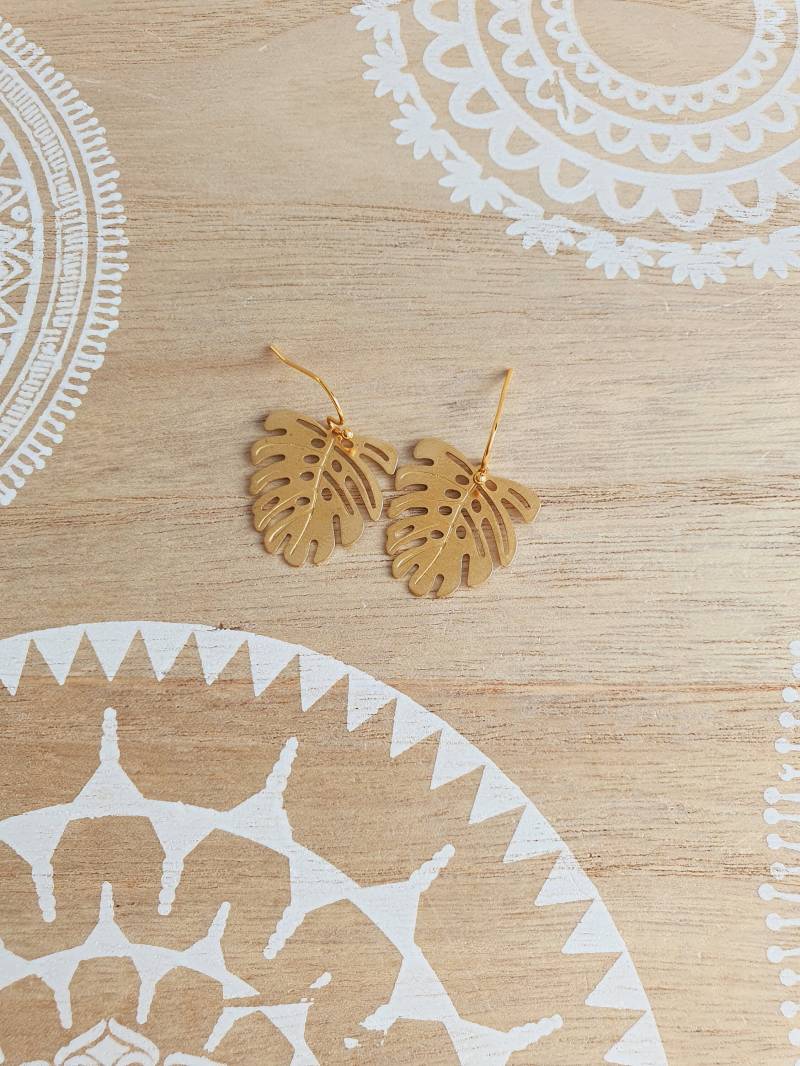 Filigrane Monstera Blatt Ohrringe in Gold Boho Namaste Yoga Bohemian von 1000Gluecksmomente