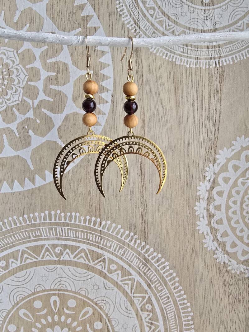Halbmond Ohrringe Mit Granat Edelsteinen Spiritueller Schmuckstatement Hippie Ohrringespirituelles Geschenkgoldene Hängend Halbmond Ohrringe Mit Granat Edelsteinen Spiritueller Schmuckstatement Hippie Ohrringespirituelles Geschenkgoldene Hängend von 1000Gluecksmomente
