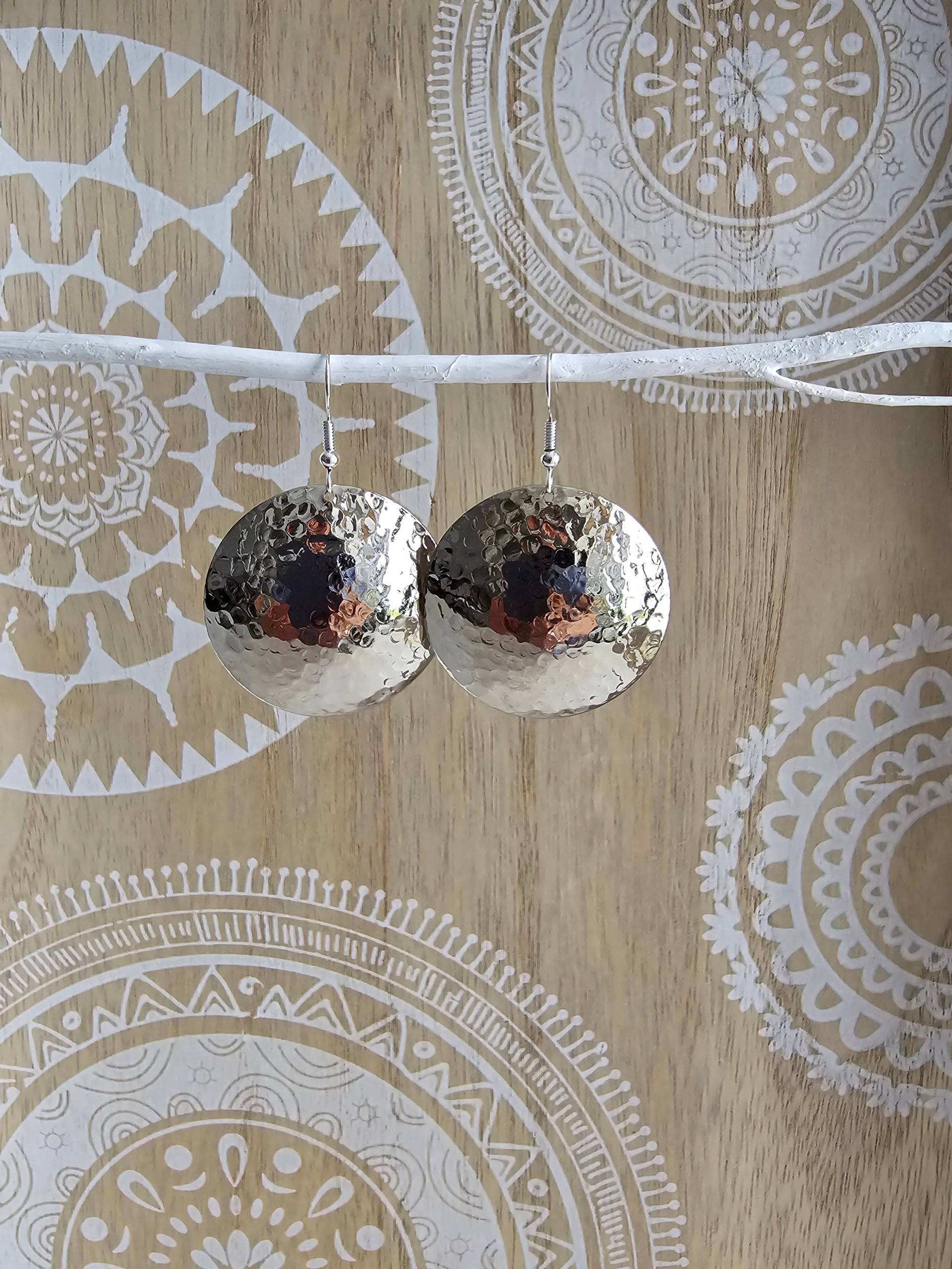 Messing Ohrringe Mit Gehämmerte Scheiben Boho Ethnic Silber Messing Ohrringe Mit Gehämmerte Scheiben Boho Ethnic Silber von 1000Gluecksmomente