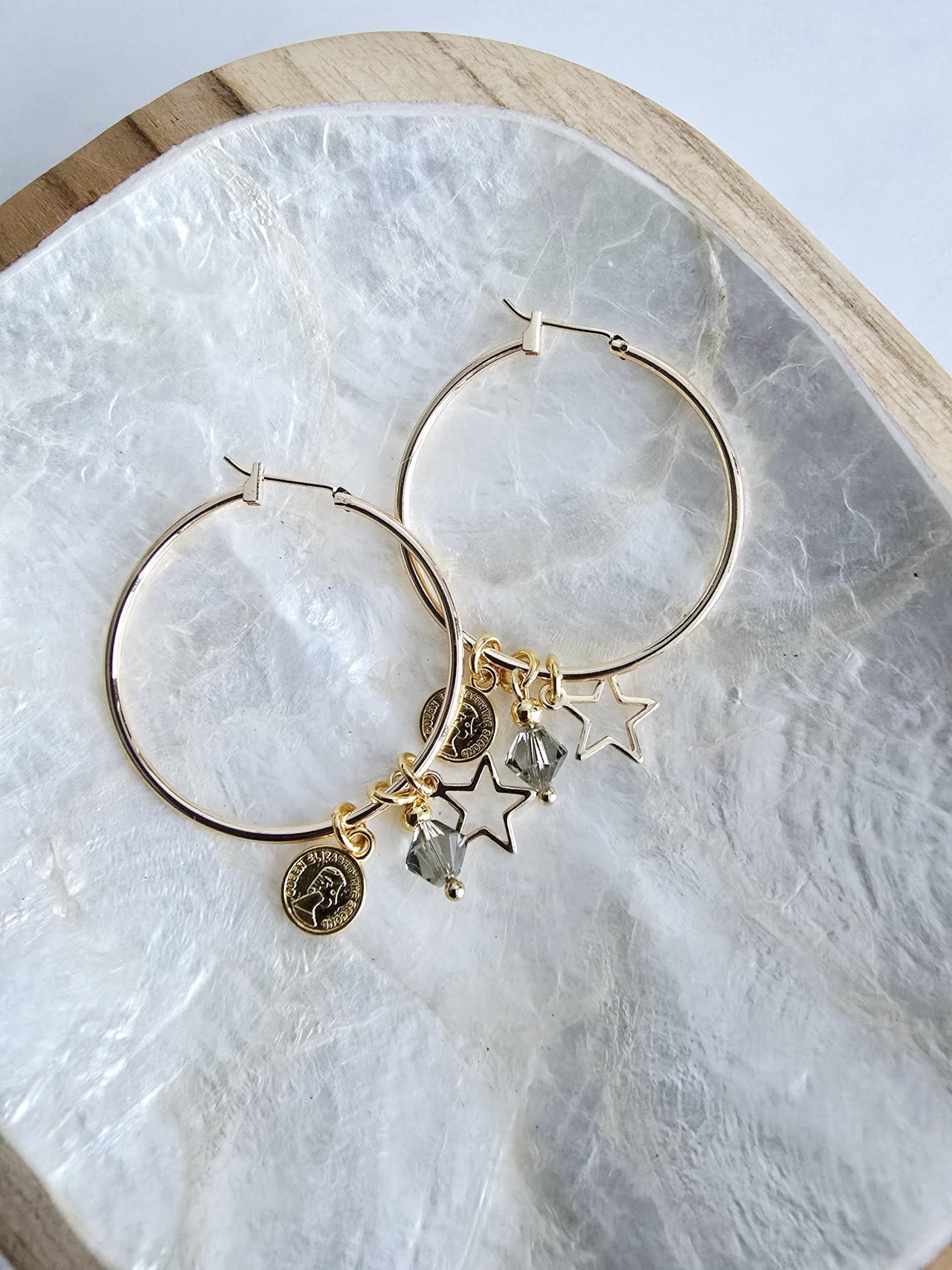 Ohrringe Creolen Gold Mit Swarovski Perle Stern Und Münze Ohrringe Creolen Gold Mit Swarovski Perle Stern Und Münze von 1000Gluecksmomente