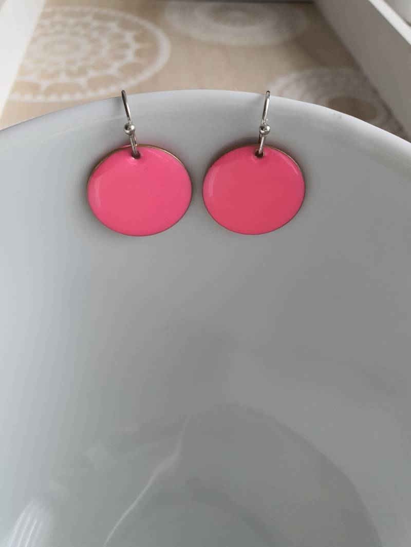 Ohrringe Mit Emaille Neonpink Versilbert Ohrstopper Ohrringe Mit Emaille Neonpink Versilbert Ohrstopper von 1000Gluecksmomente