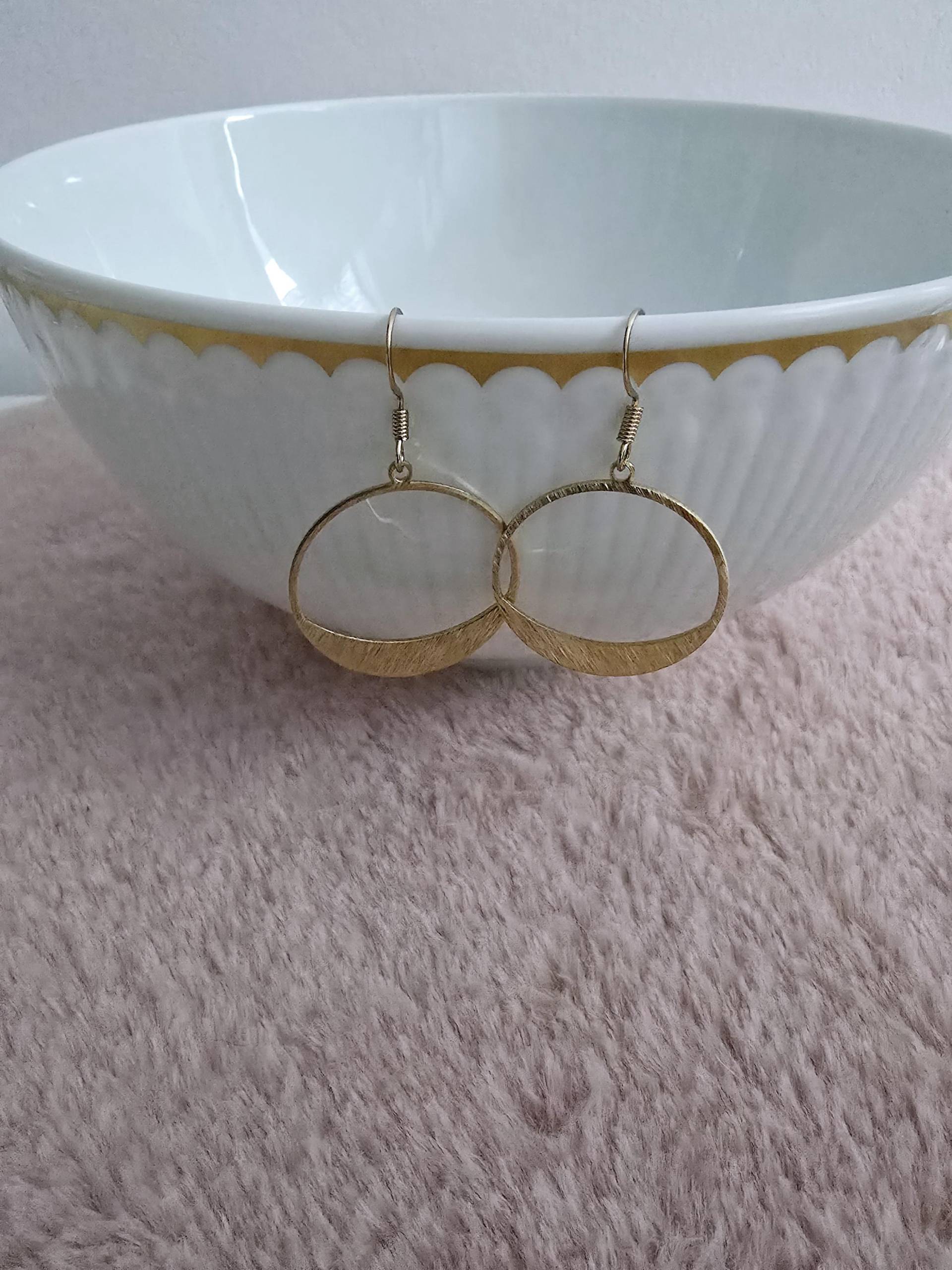 Ohrringe Mit Kreis Anhänger Creole Aus Messing Ohrringe Mit Kreis Anhänger Creole Aus Messing von 1000Gluecksmomente