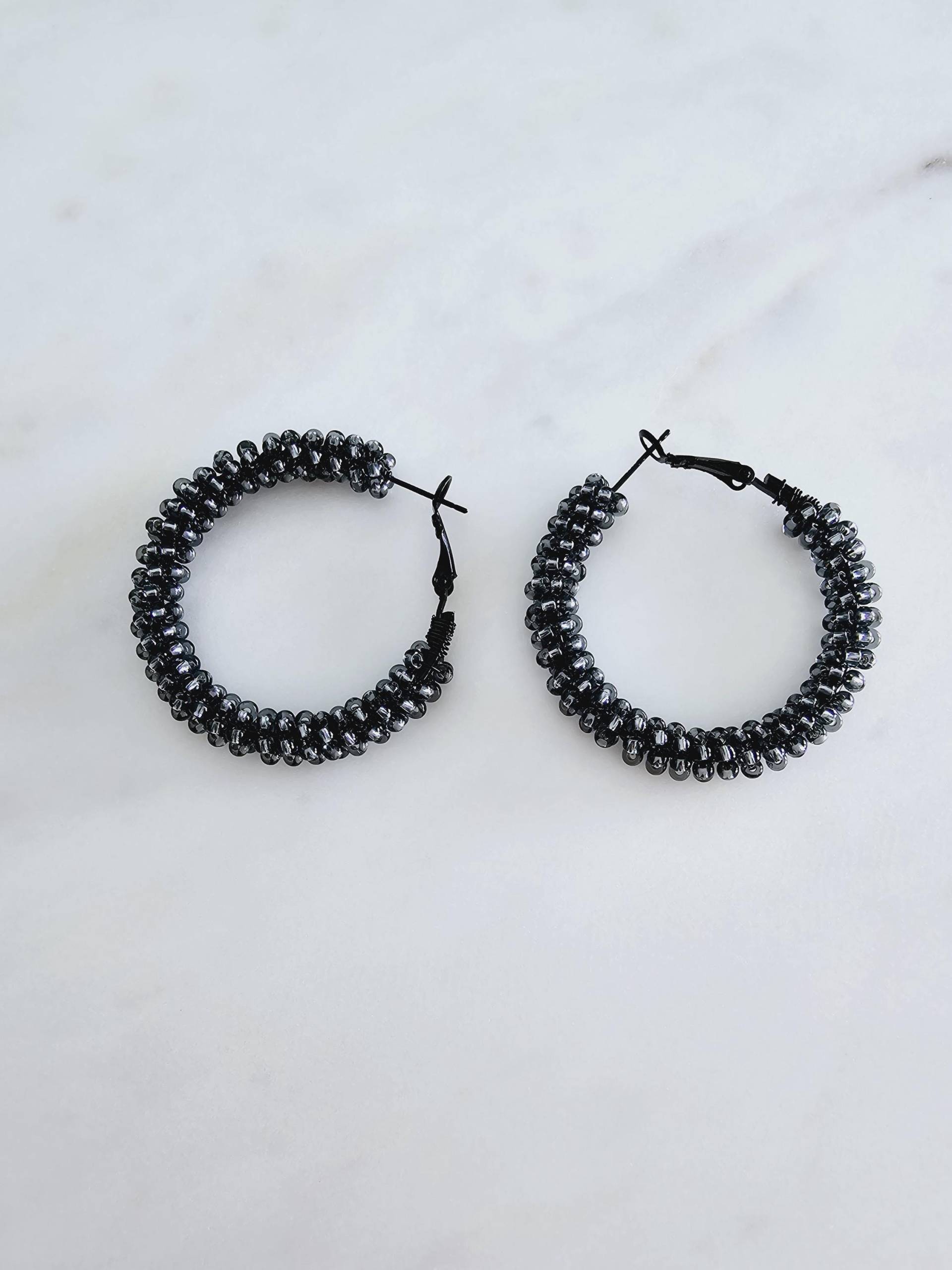 Ohrringe Perlen Schwarz | Creolen 30mm Handgemacht Ohrringe Perlen Schwarz | Creolen 30mm Handgemacht von 1000Gluecksmomente