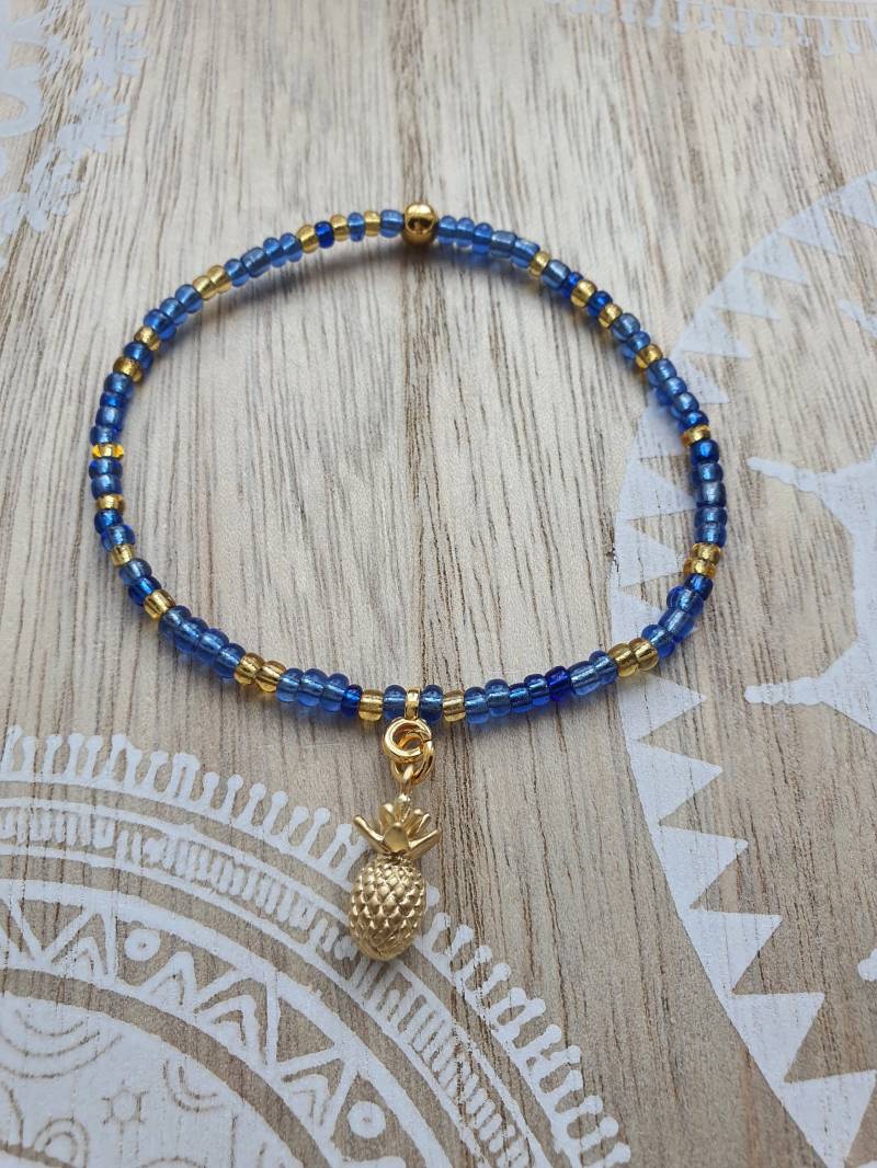 Perlenarmband Mit Miyuki Glasperlen Und Einem Vergoldetem Ananas Anhänger Perlenarmband Mit Miyuki Glasperlen Und Einem Vergoldetem Ananas Anhänger von 1000Gluecksmomente