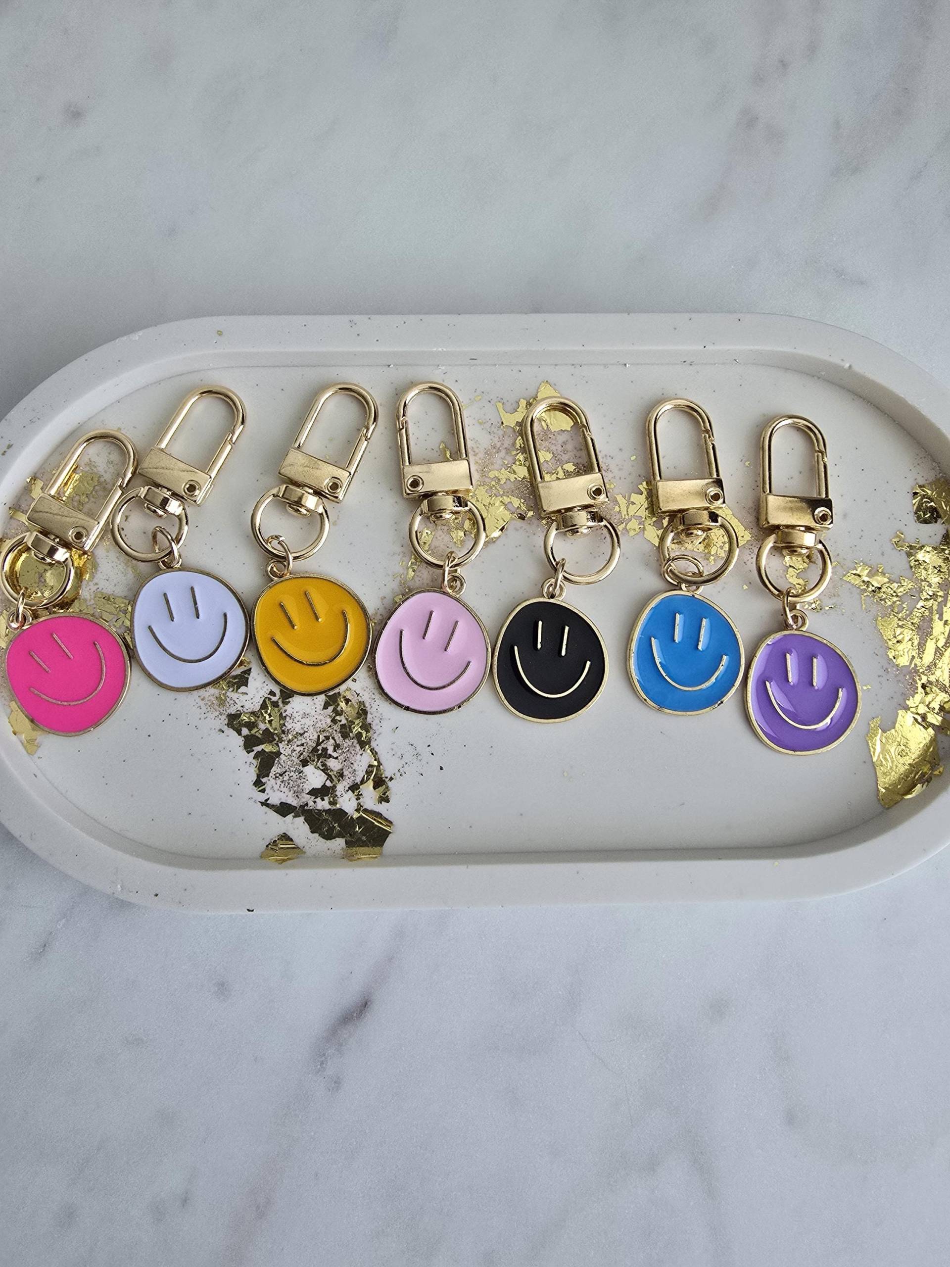 Smiley Schlüsselanhänger, Lachendes Gesicht, Farbige Bunte Hochzeit, Geburtstagsgeschenk, Mitbringsel, Anhänger, Schule Smiley Schlüsselanhänger, Lachendes Gesicht, Farbige Bunte Hochzeit, Geburtstagsgeschenk, Mitbringsel, Anhänger, Schule von 1000Gluecksmomente