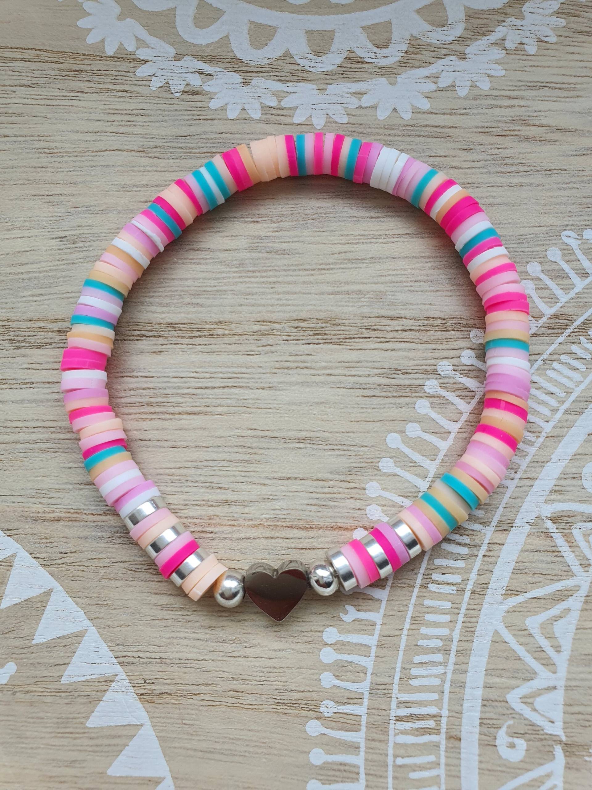 Trendy Playa Armband Mit Katsuki Perlen Bunt Und Herz Silber Ibiza Style Perlenarmband Heishi Trendy Playa Armband Mit Katsuki Perlen Bunt Und Herz Silber Ibiza Style Perlenarmband Heishi von 1000Gluecksmomente