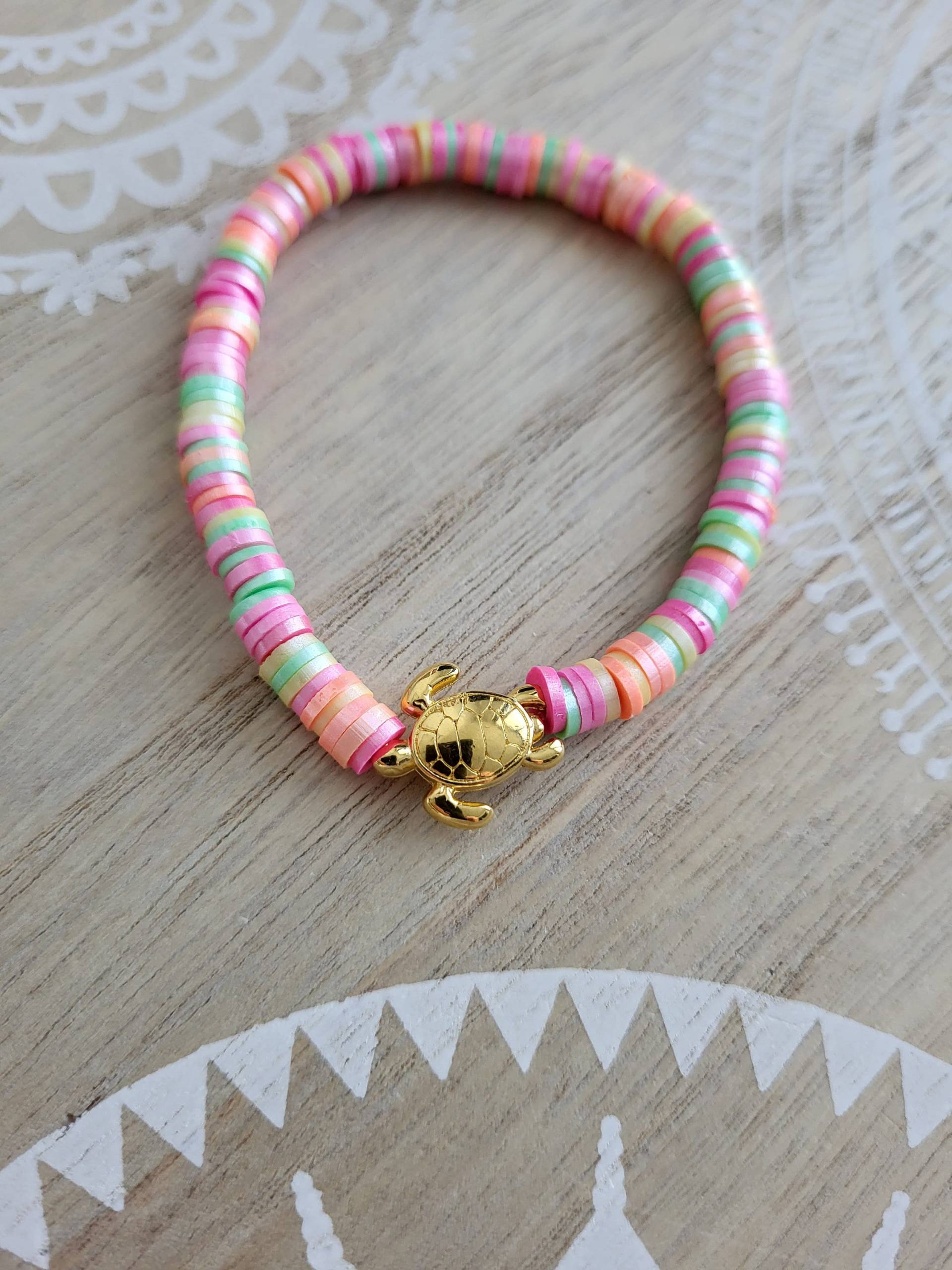 Trendy Schildkröte Armband Mit Katsuki Perlen Ibiza Style Perlenarmband Heishi Trendy Schildkröte Armband Mit Katsuki Perlen Ibiza Style Perlenarmband Heishi von 1000Gluecksmomente