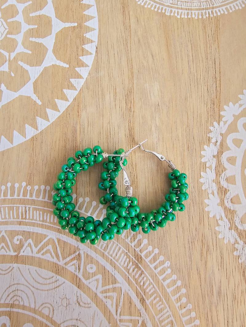 Hoop Creolen Versilbert Mit Perlen Grün von 1000Gluecksmomente