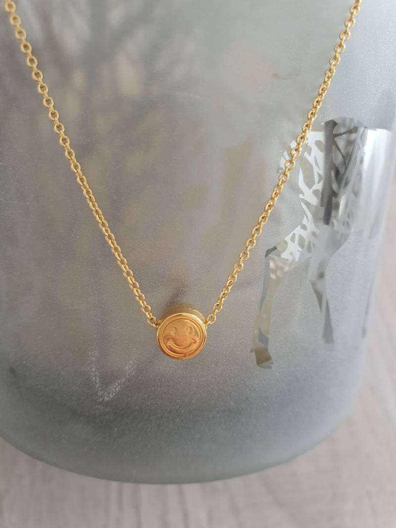 Zarte Goldene Halskette Mit Einem Smiley Gold von 1000Gluecksmomente