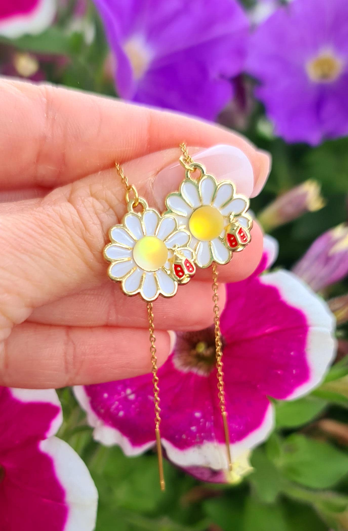 Bienen - Und Gänseblümchen-Ohrhänger von 1000ideeregalo