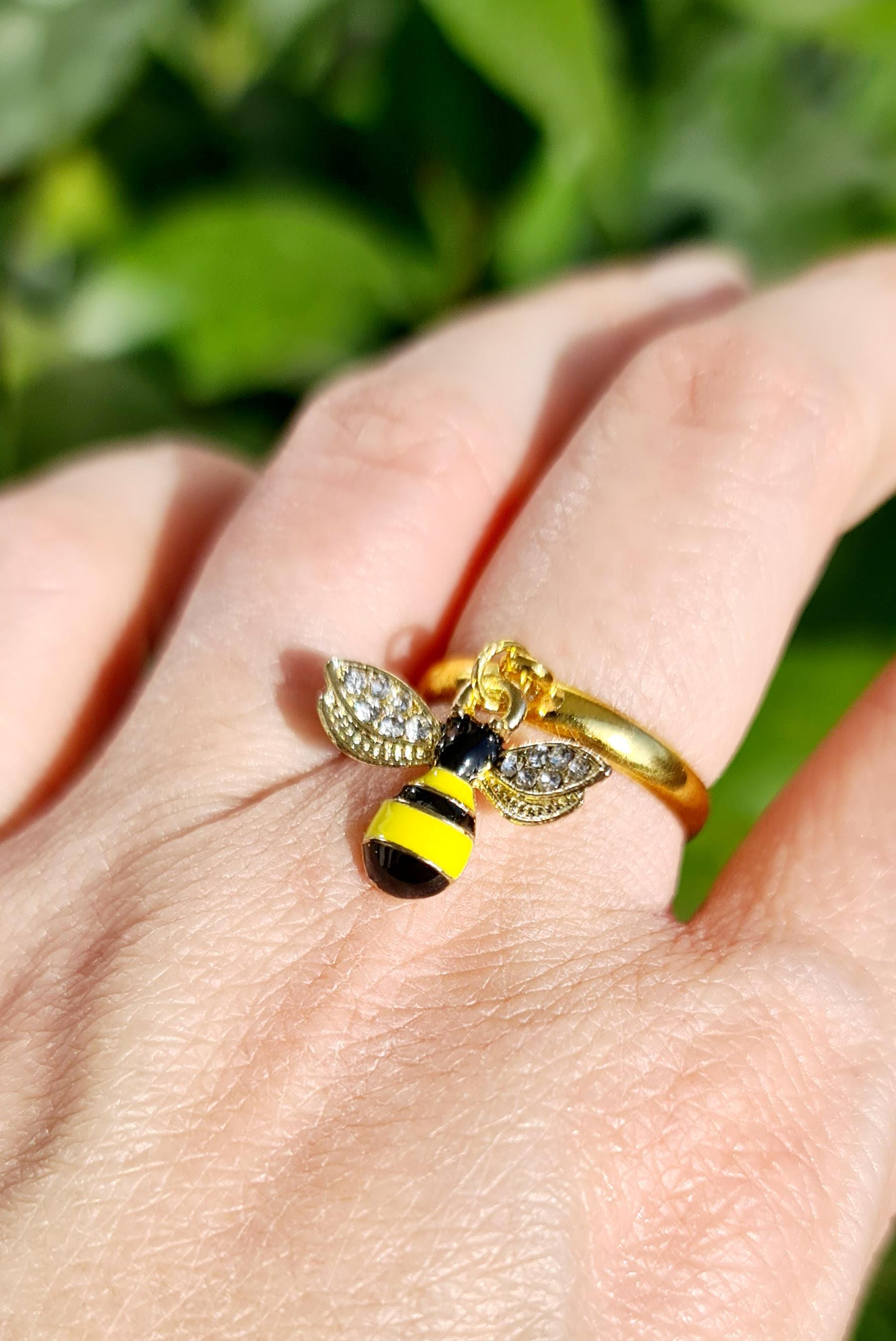 Emaillierter Bienenring Mit Strasssteinen - Spring Bijoux von 1000ideeregalo