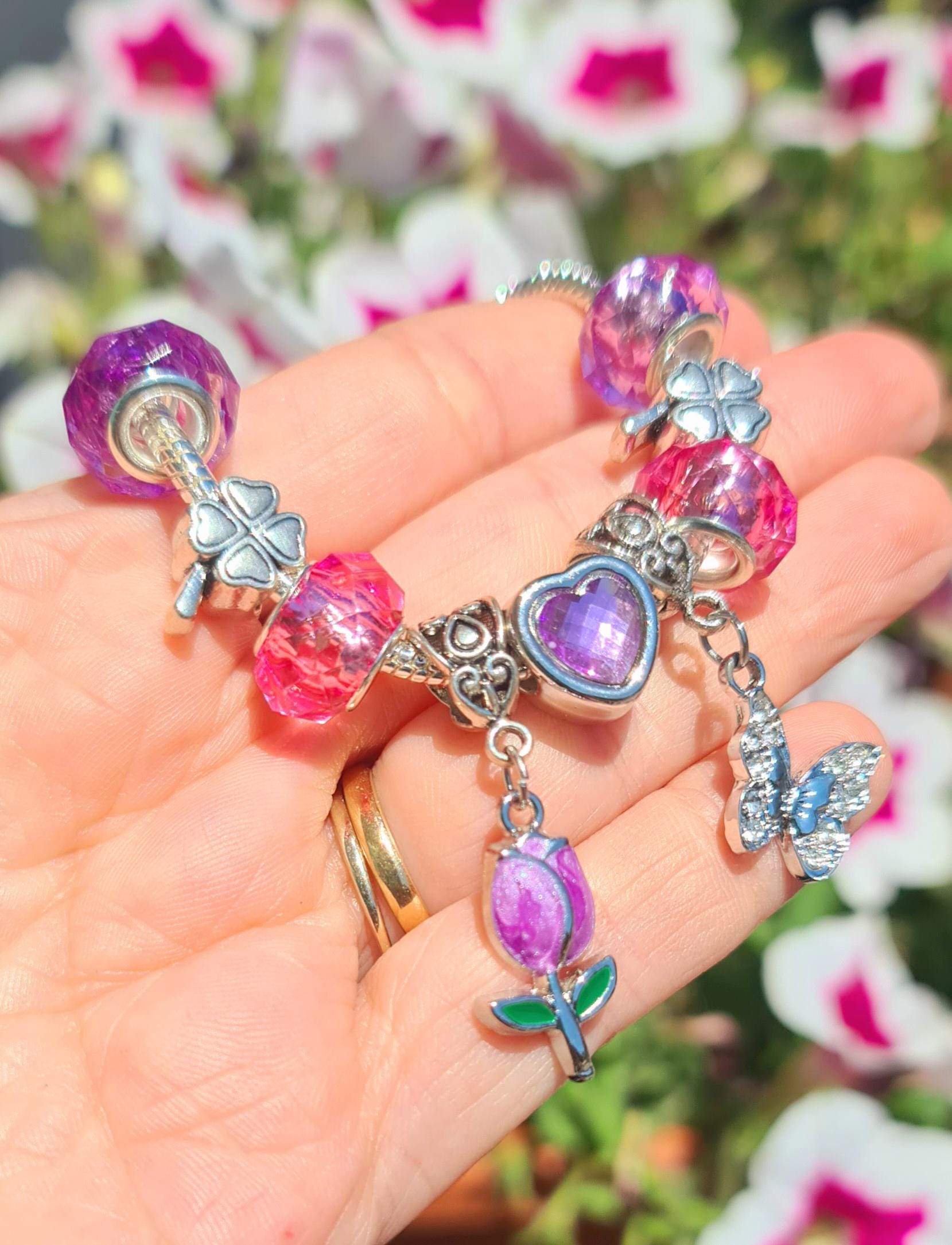 Schlangenkettenarmband Mit Tulpenanhänger von 1000ideeregalo