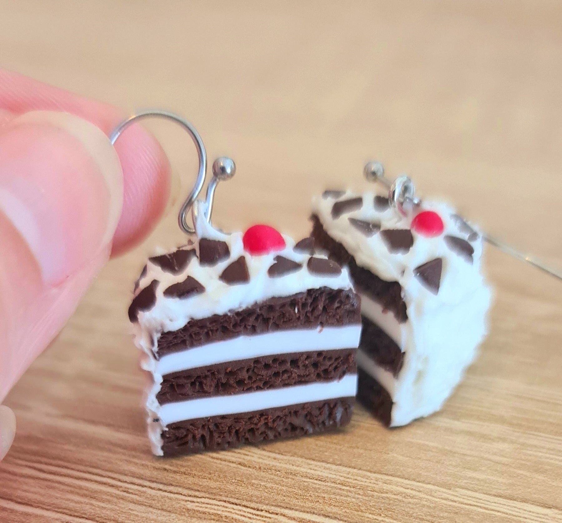 Schwarzwälder Kirschtorten-Ohrringe von 1000ideeregalo