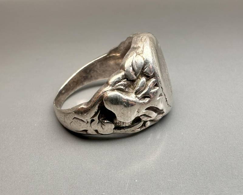 Siegelring Aus Antiksilber, Größe 17, 5, Mit Jagddekor von 100Saints