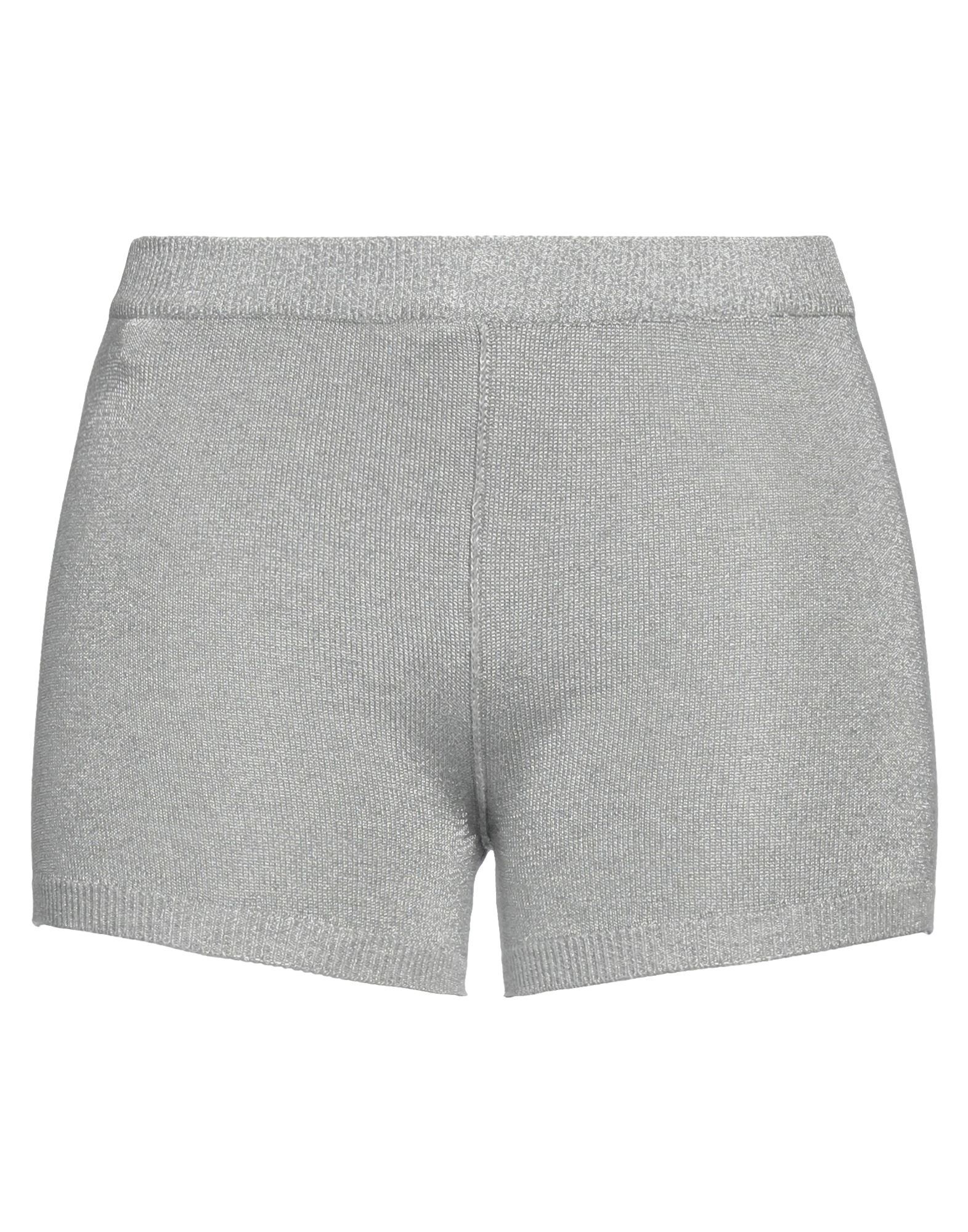 1017 ALYX 9SM Shorts & Bermudashorts Damen Hellgrau von 1017 ALYX 9SM