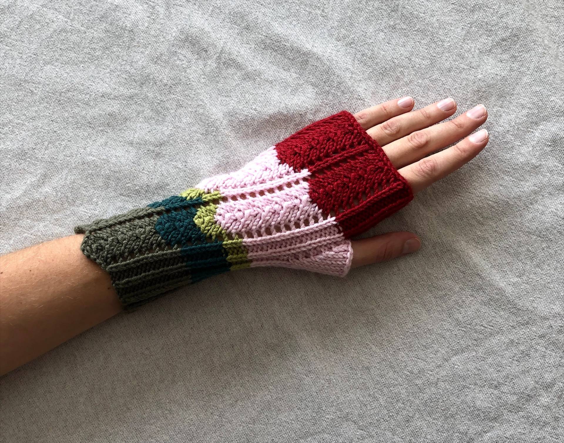 Reine Merino Chevron Mitts von 10Doigts2Mains