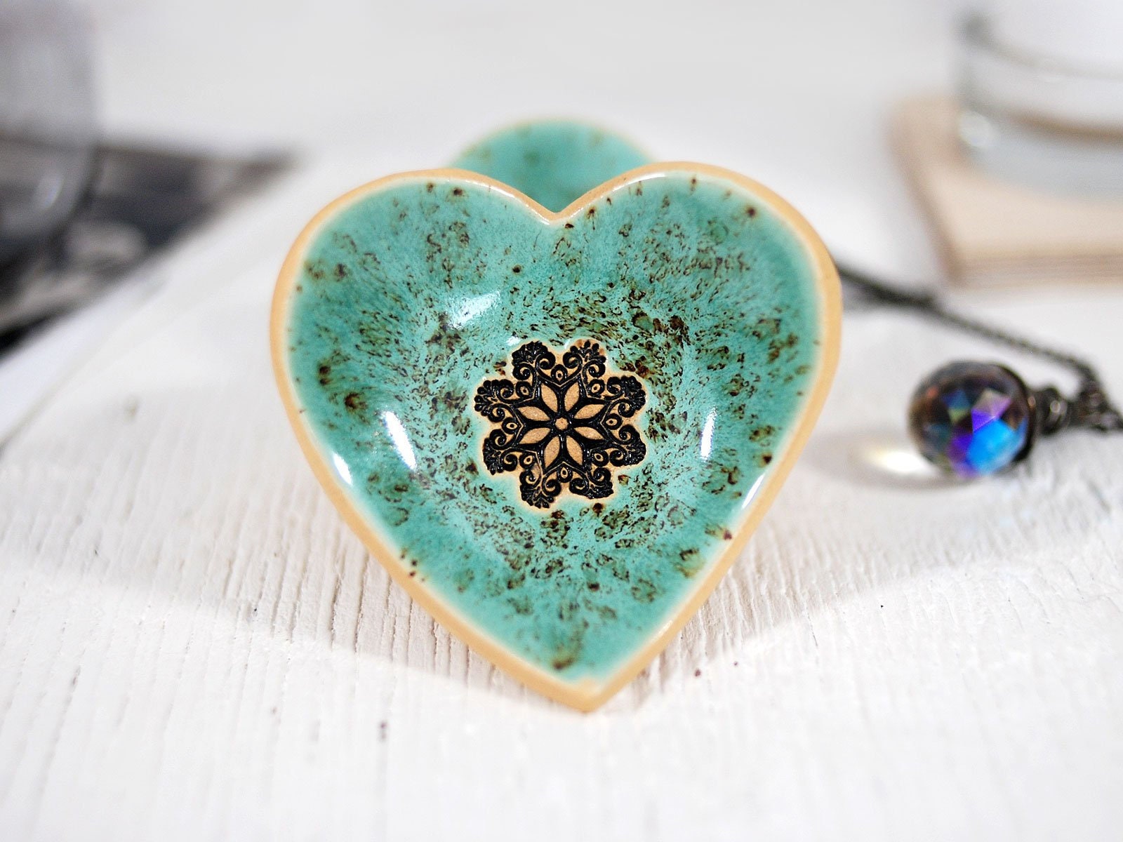 Handgemachte Türkis Herz Schmuckschale Mandala Schmuckschale Handgemachte Türkis Herz Schmuckschale Mandala Schmuckschale von 10FingersArt