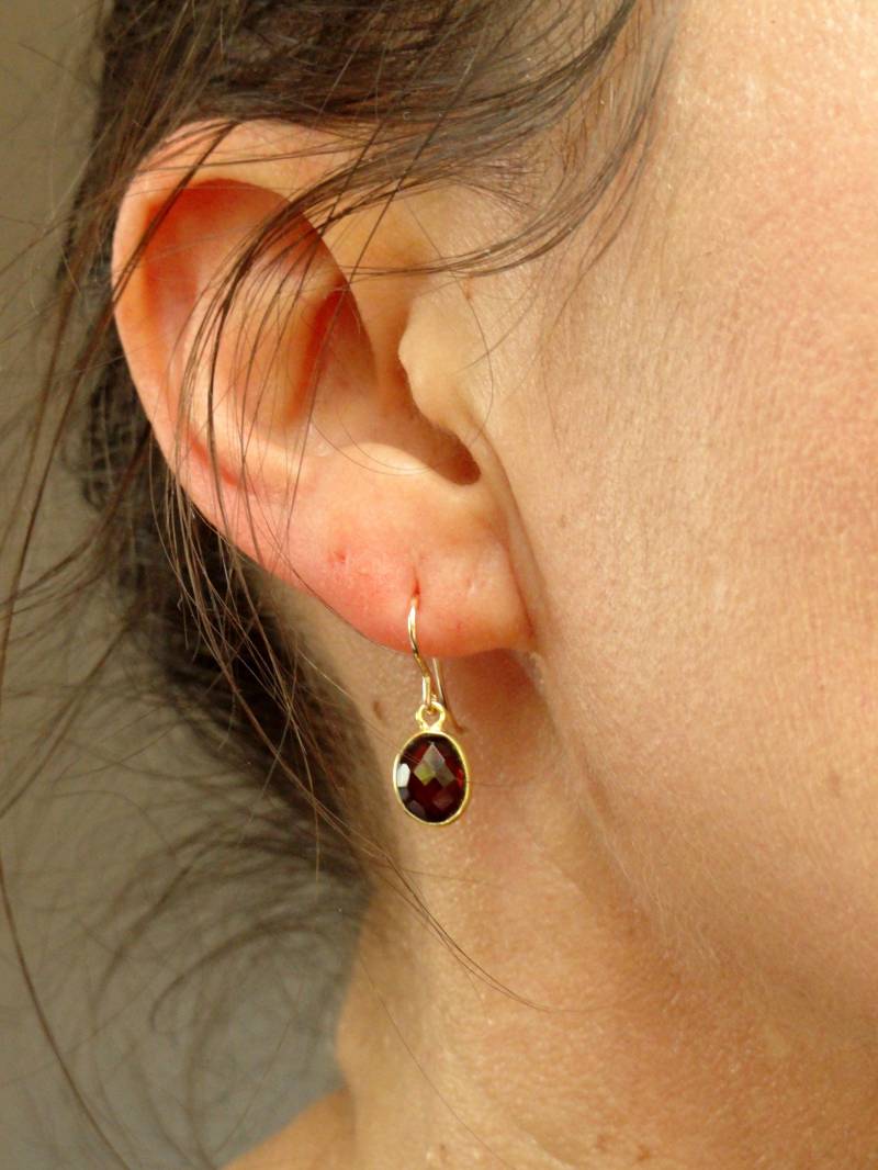 Gold Vermeil Granat Tropfen Ohrringe Januar Geschenk von 10WESTJewellery