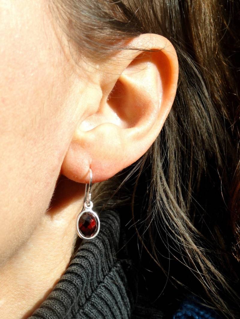 sterling Silber Granat Tropfen Ohrringe Januar Birthstone Schmuck von 10WESTJewellery