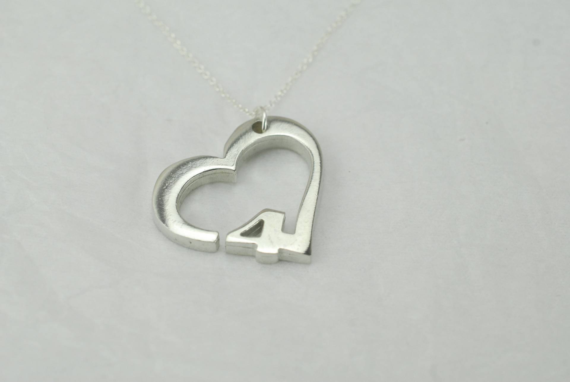 4 Jahre Jubiläum Herz Anhänger/Halskette - Geschenk von 10thAnniversaryGifts