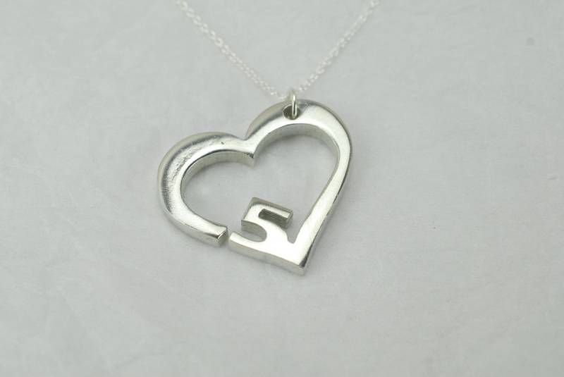 5 Jahre Jubiläum Herz Anhänger/Halskette - Geschenk von 10thAnniversaryGifts