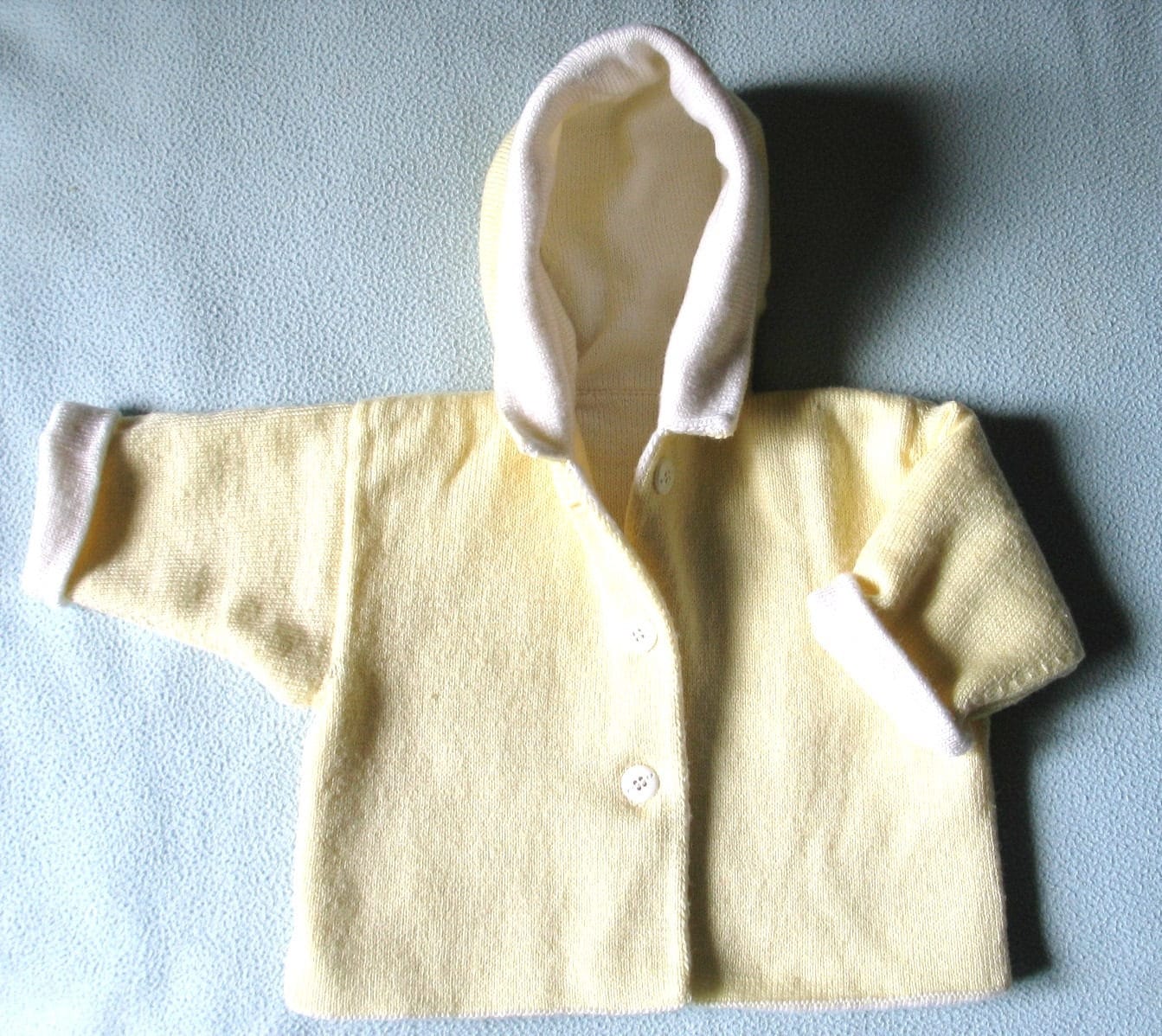 Handgestrickte Wendejacke Für 9 Monate Altes Baby Handgestrickte Wendejacke Für 9 Monate Altes Baby von 123PetitsPas