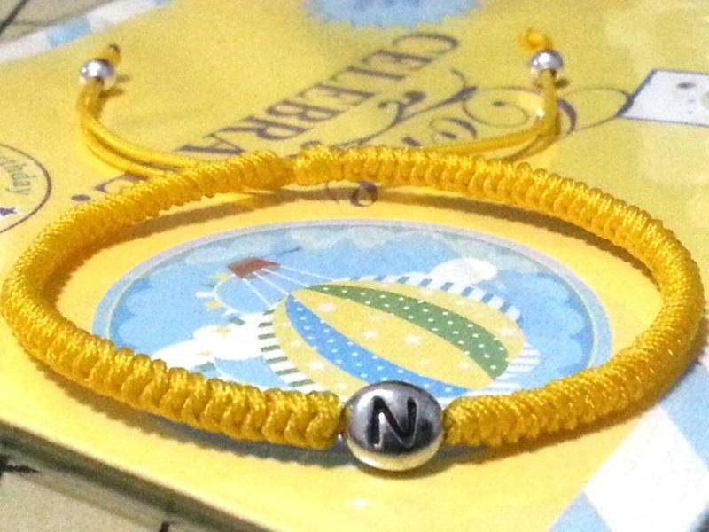 Personalisierter Name Initial Buchstabe Alphabet Freundschaft Verstellbares Armband Personalisierter Name Initial Buchstabe Alphabet Freundschaft Verstellbares Armband von 123YummyCrafts