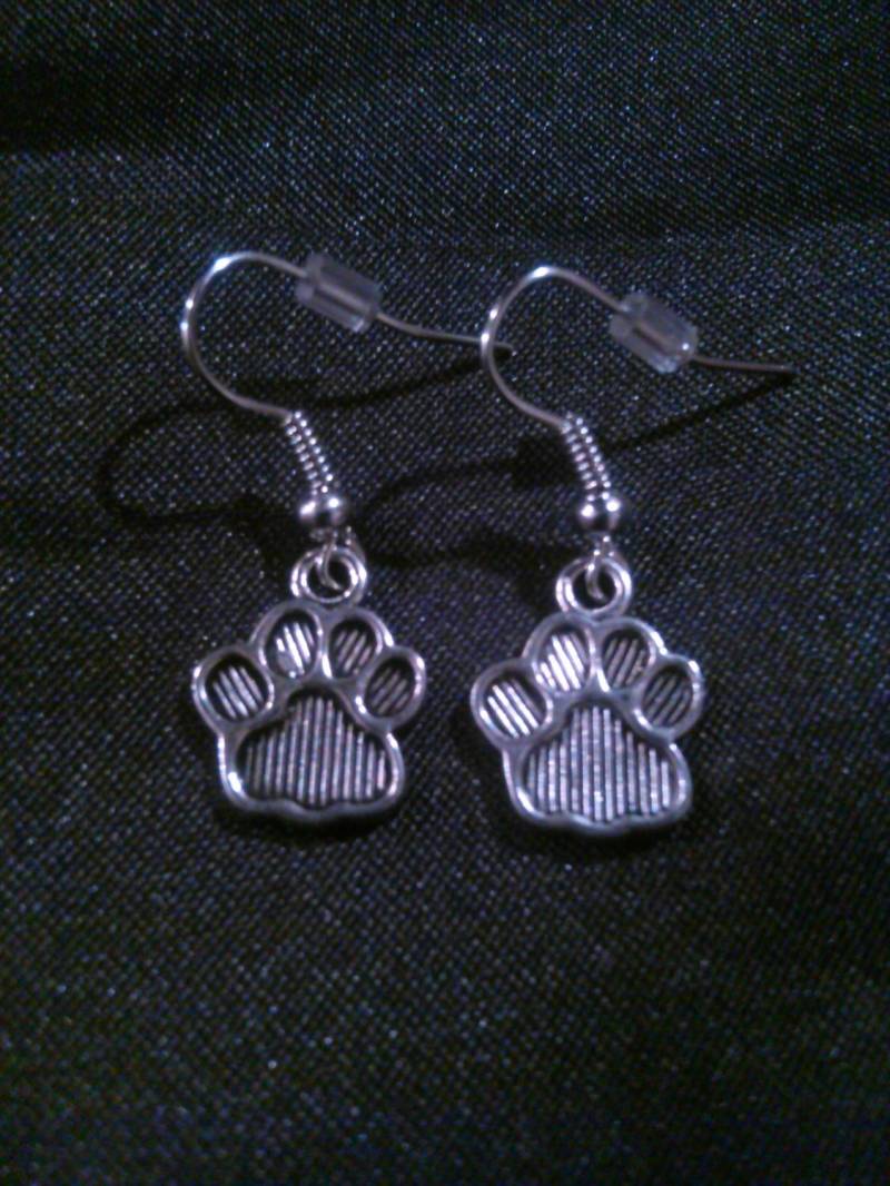 Kleine Pfotenabdruck Ohrringe Kleine Pfotenabdruck Ohrringe von 123doggie