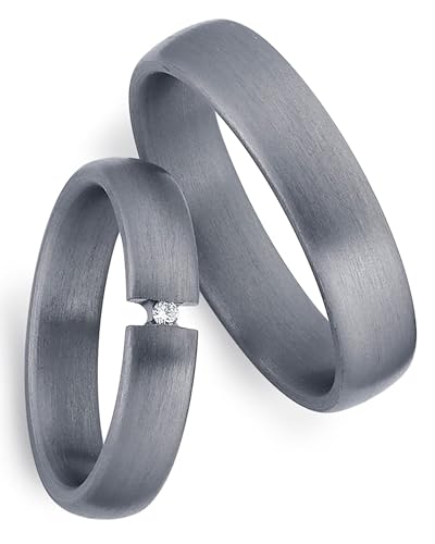 123traumringe Eheringe in Tantal I Edle Partnerringe mit Brillant & Etui I Gravierbare Eheringe mit Ringgröße 50-70mm I Damenring in 4mm Breite + Herrenring in 5mm Breite & 1,9mm Stärke I P33B/P41 von 123traumringe