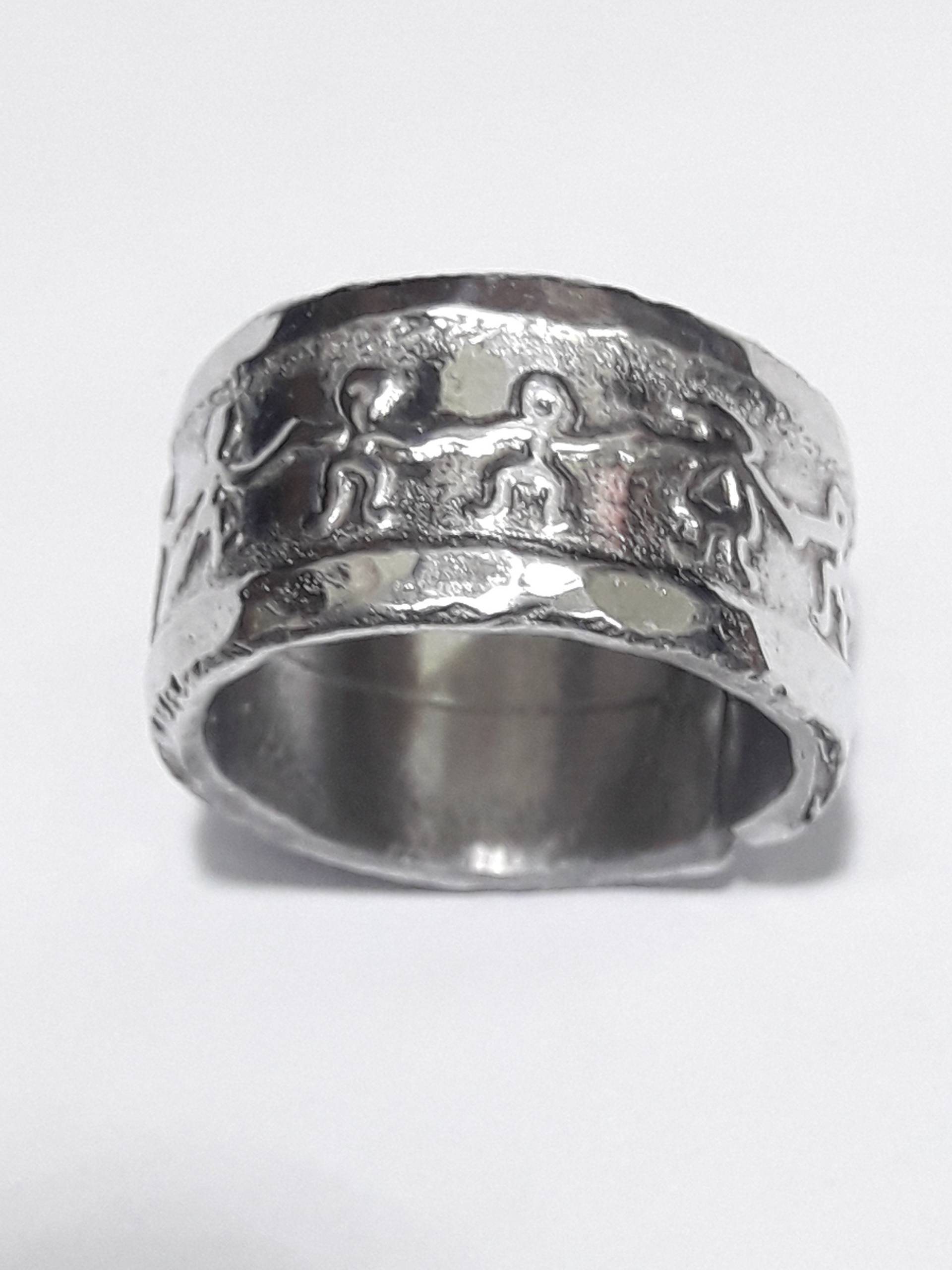 Aluminiumring Mit Design Von Menschen, Freunde Und Gemeinschaften, Poliert, Rand, Gehämmert Benutzerdefinierten Text von 13AlGioielli