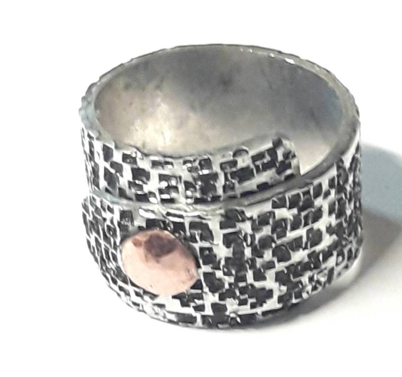 Mit Benutzerdefinierten Text, Band Aluminium-Ring, Kupfer Genietet, Mit Hell-Dunkel Gehämmert Finish Mit Benutzerdefinierten Text, Band Aluminium-Ring, Kupfer Genietet, Mit Hell-Dunkel Gehämmert Finish von 13AlGioielli