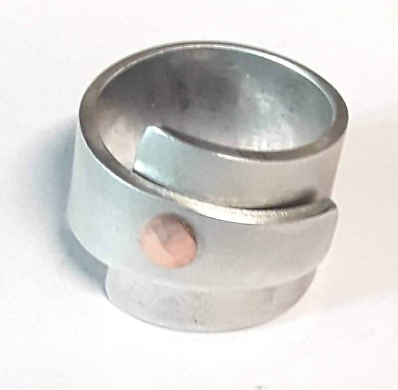Mit Ihrem Eigenen Text Bandeau, Vernietete Alu-Ring Mit Kupfer Und Mattem Finish Mit Ihrem Eigenen Text Bandeau, Vernietete Alu-Ring Mit Kupfer Und Mattem Finish von 13AlGioielli