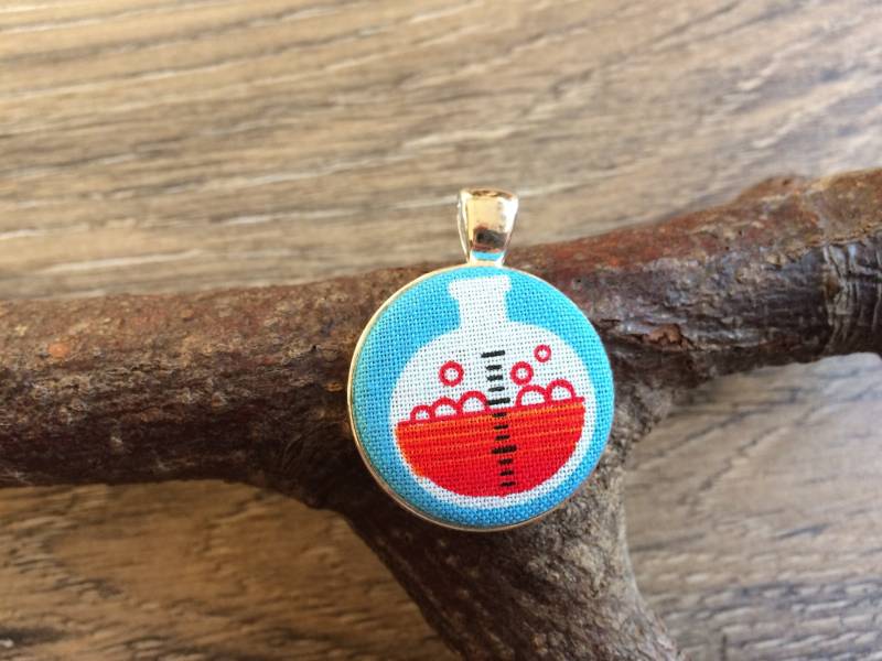 Chemie-Anhänger, Wissenschaft Anhänger, Chemie-Geschenk, Chemie Druck, Geschenk, Chemie-Halskette, Halskette von 13DaisyChains