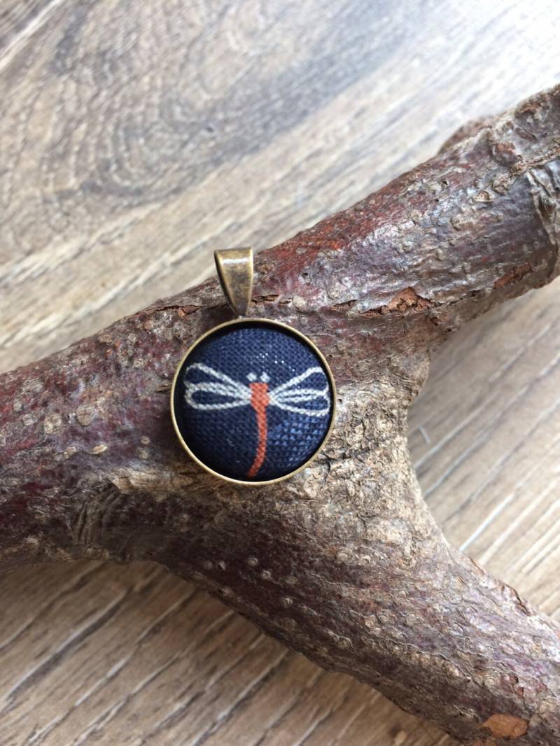 Mini Libelle Anhänger, Drucken, Kleine Schmuck, Stoff Geschenk von 13DaisyChains