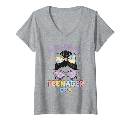 Damen In My Official Teenager Era – 13. Geburtstag T-Shirt mit V-Ausschnitt von 13th Birthday Quotes & Gifts