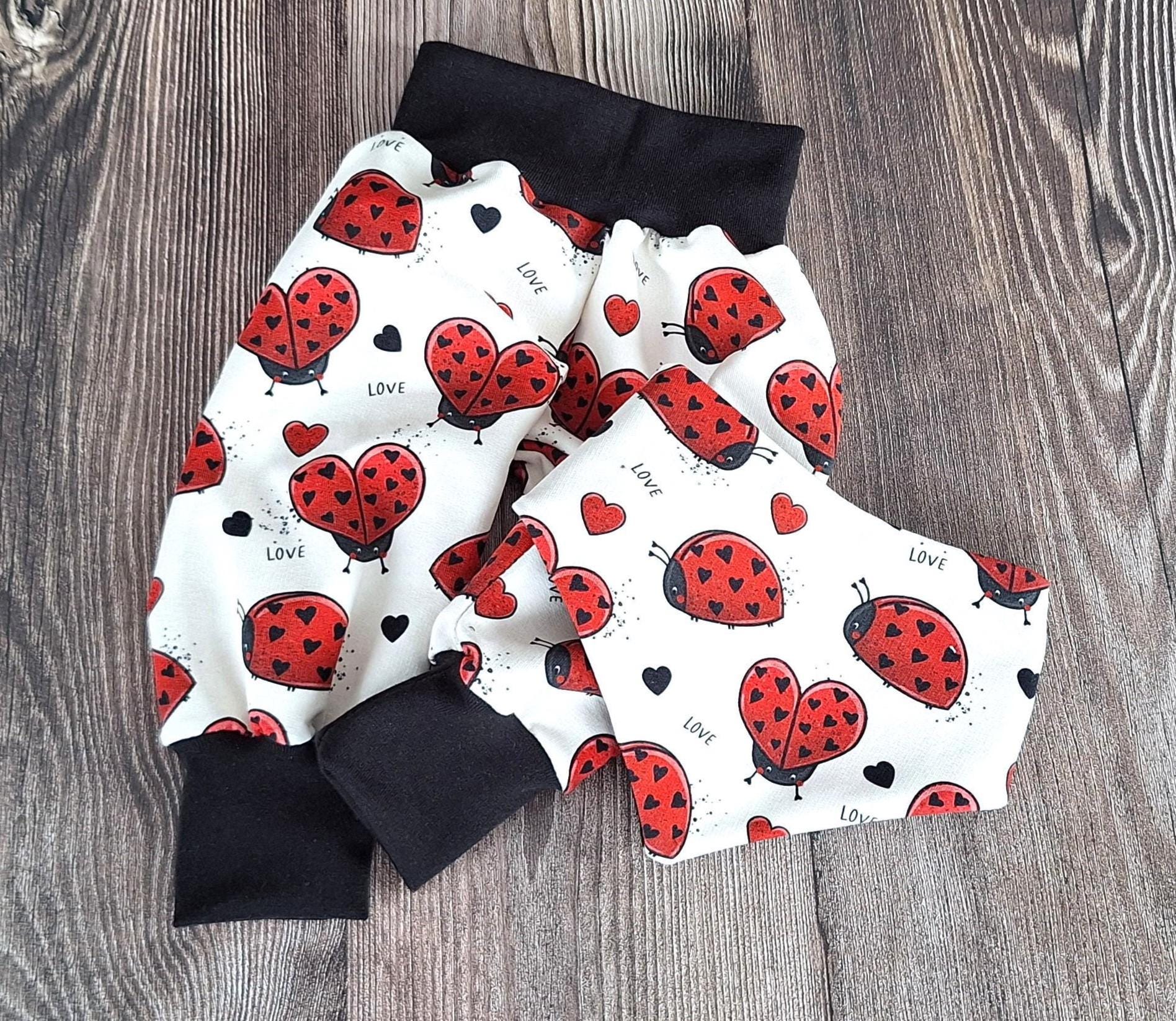 Pumphose Bio-Baumwolle Marienkäfer Herzen Baby Hose Schlupfhose Geschenk Geburt Kinderhose Taufe Kind Mädchen Jungen Rot Schwarz Frühling von 17Maschen