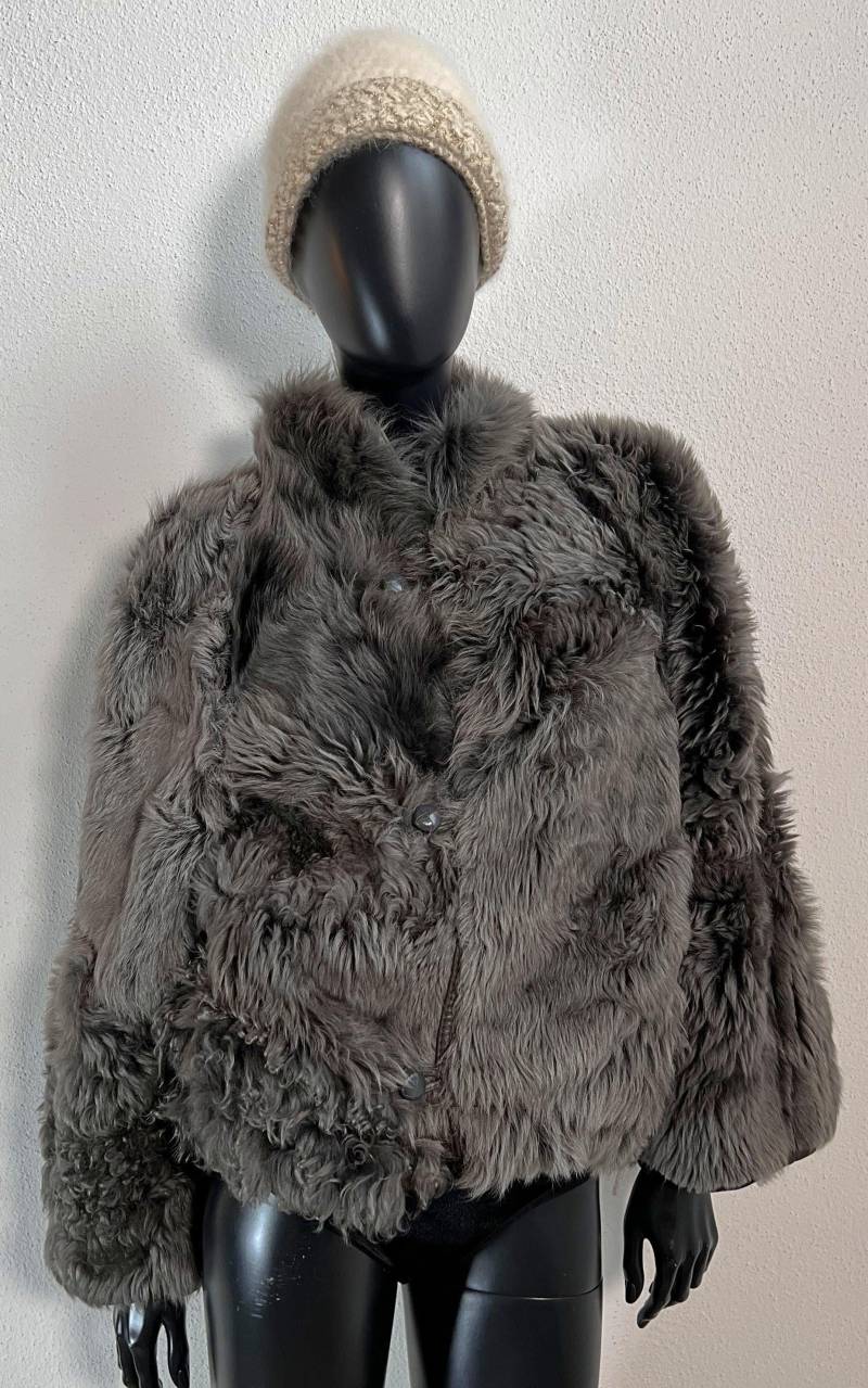 Reworked Vintage Cropped Curly Shearling Jacket von 1968VintageBerlin