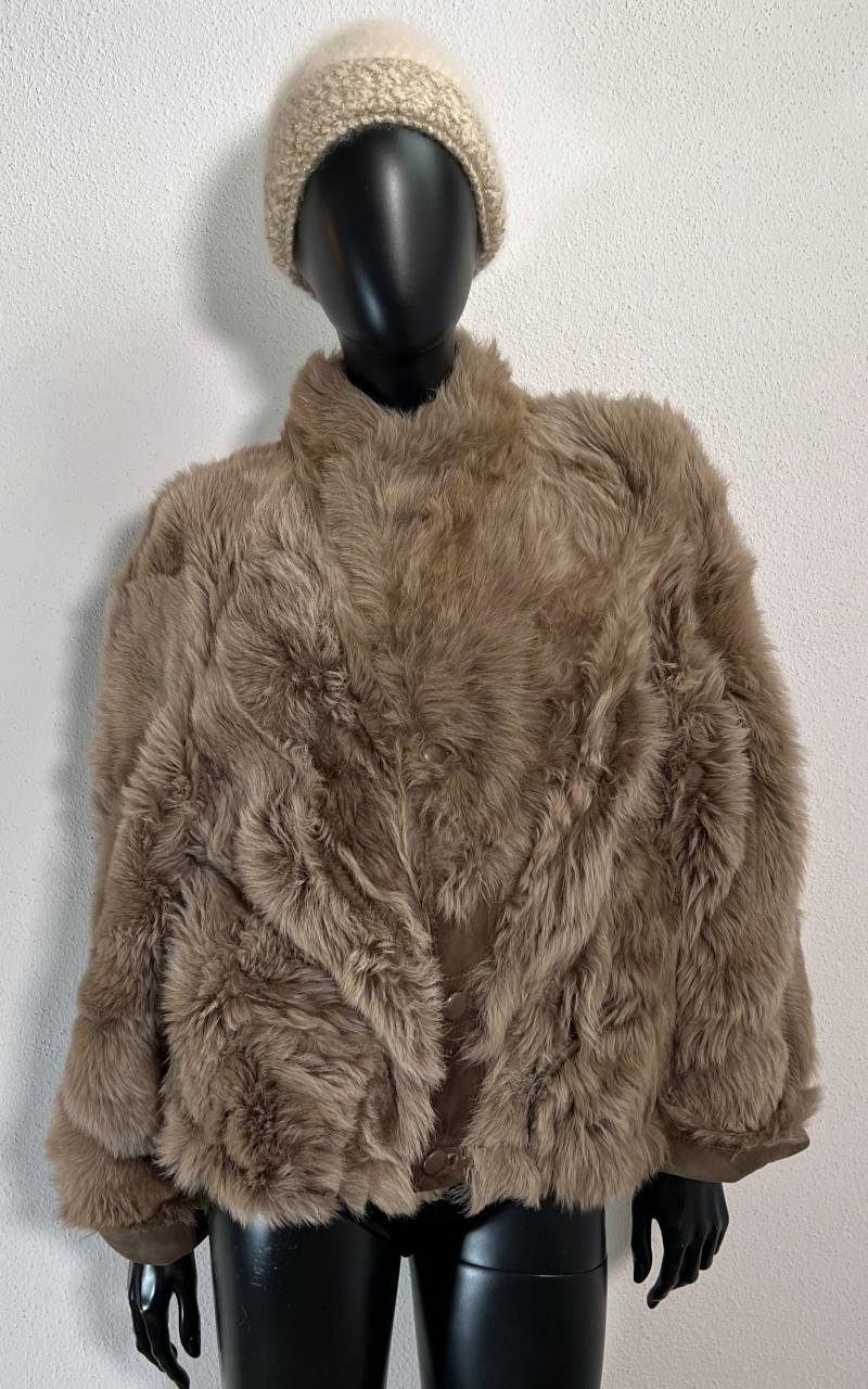 Reworked Vintage Cropped Curly Shearling Jacket von 1968VintageBerlin