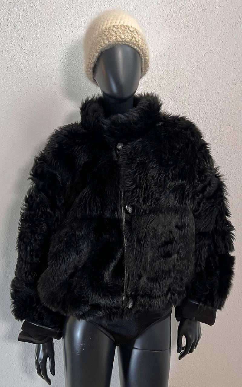Reworked Vintage Cropped Curly Shearling Jacket von 1968VintageBerlin