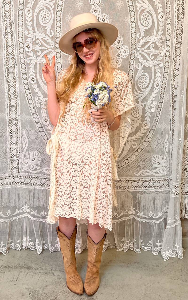 Vintage 70S Lace Caftan Wedding Dress Vintage 70S Lace Caftan Wedding Dress von 1968VintageBerlin