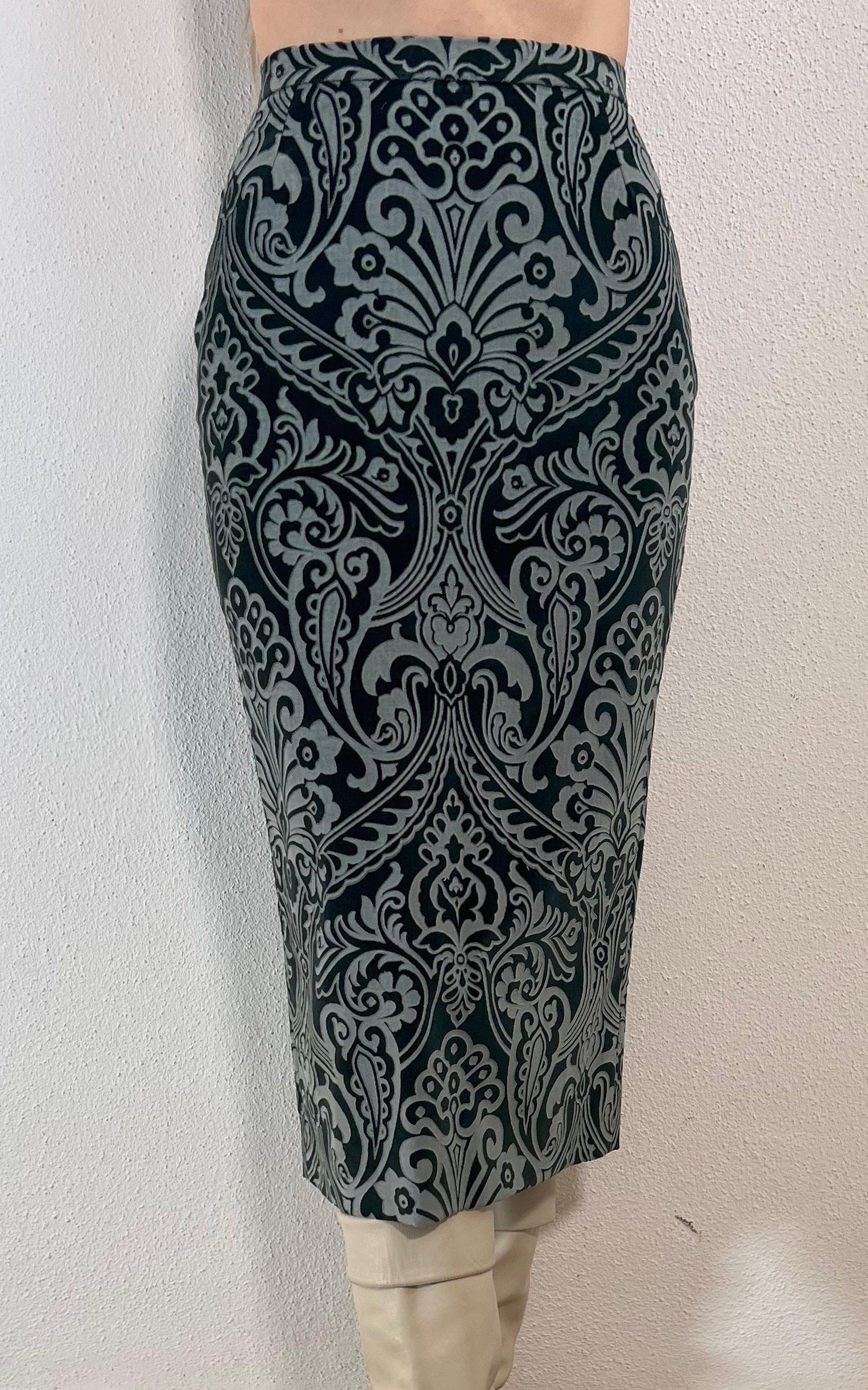 Vintage Fall 1998 Dolce & Gabbana Burn Out Velvet Skirt Vintage Fall 1998 Dolce & Gabbana Burn Out Velvet Skirt von 1968VintageBerlin