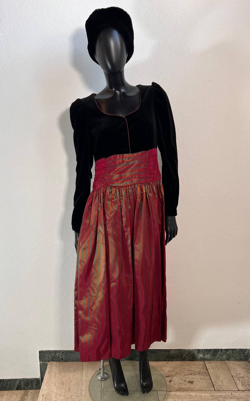 Vintage Laura Ashley Festive Taft Dress von 1968VintageBerlin