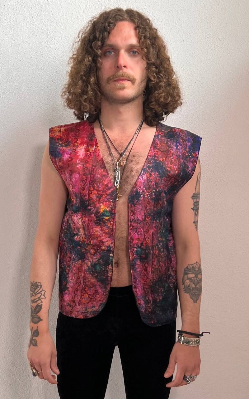 Vintage Mens 70S Tye Dye Silk Waistcoat Vintage Mens 70S Tye Dye Silk Waistcoat von 1968VintageBerlin